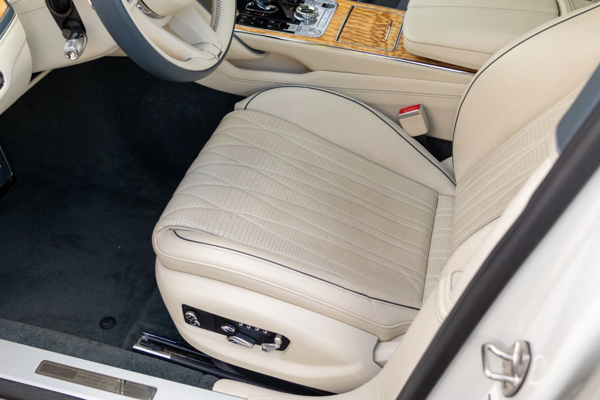 mph028_1534992293_Used_2021_Bentley_Flying_Spur_W12_1764864778_d32e58a993