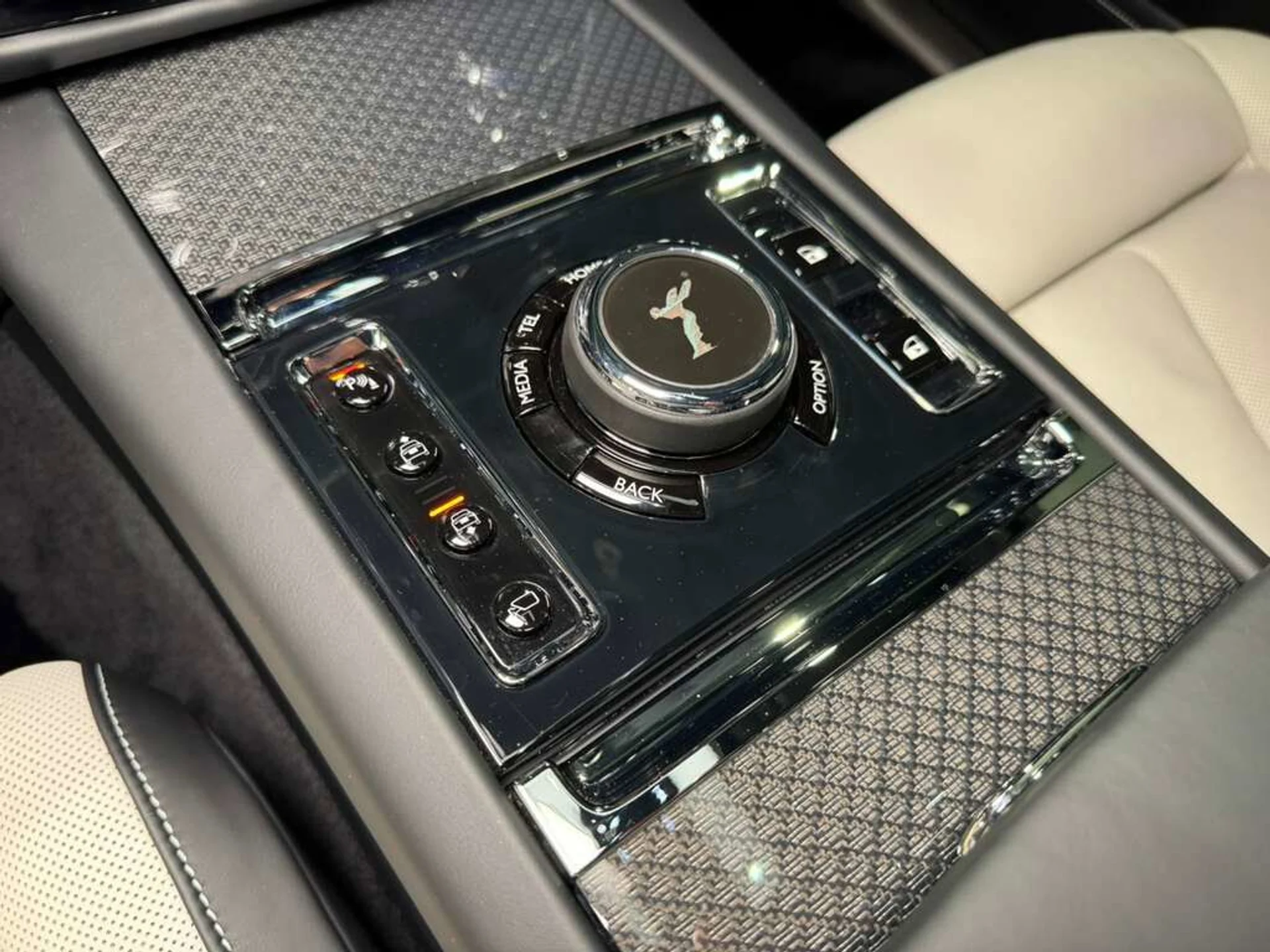 mph028_1535644258_196012bffd8cae5cca69b5d117035578_52db1a8175