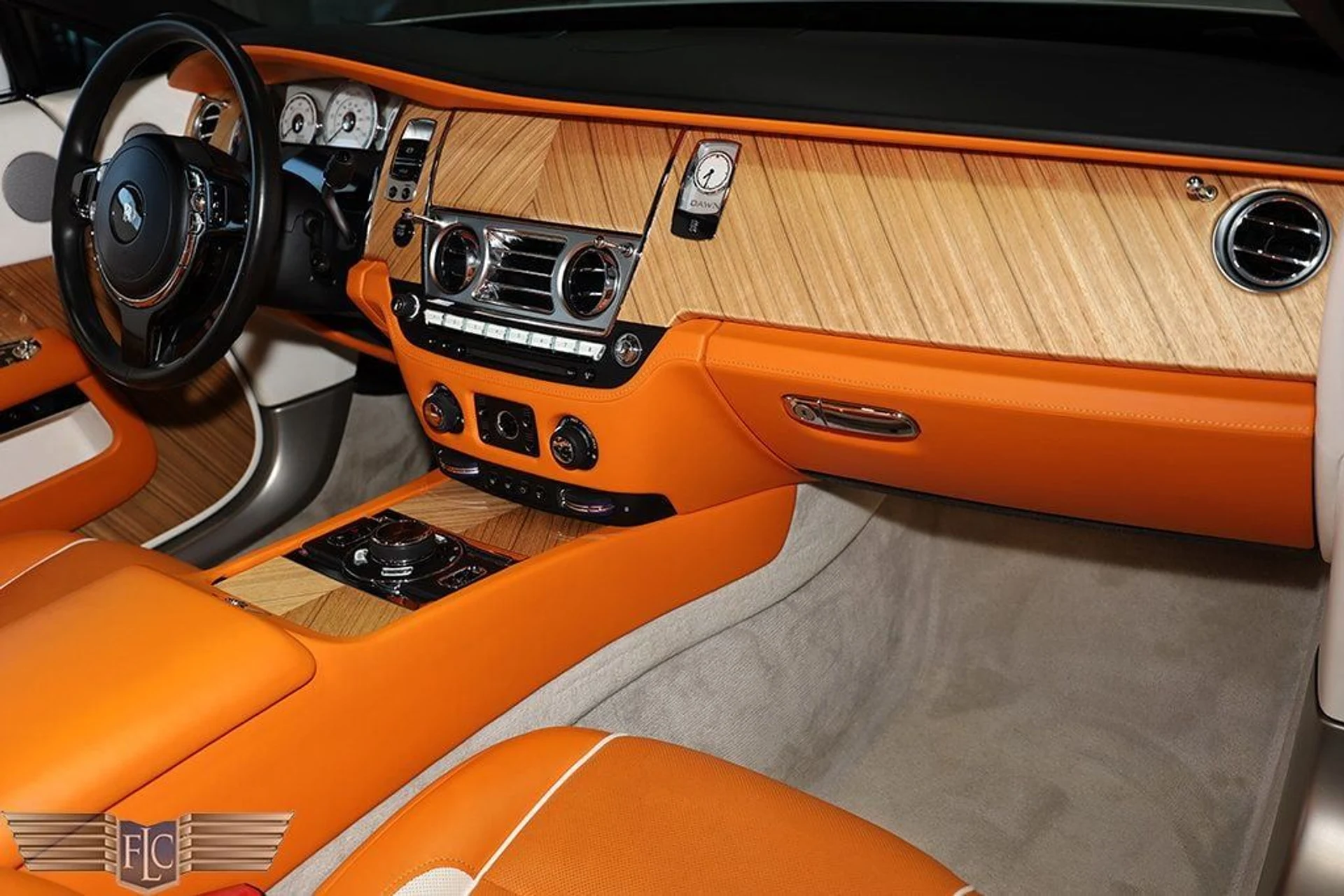 mph028_153877145_used_2017_rolls_royce_dawn_convertible_9689_23041760_29_1024_c078666e90