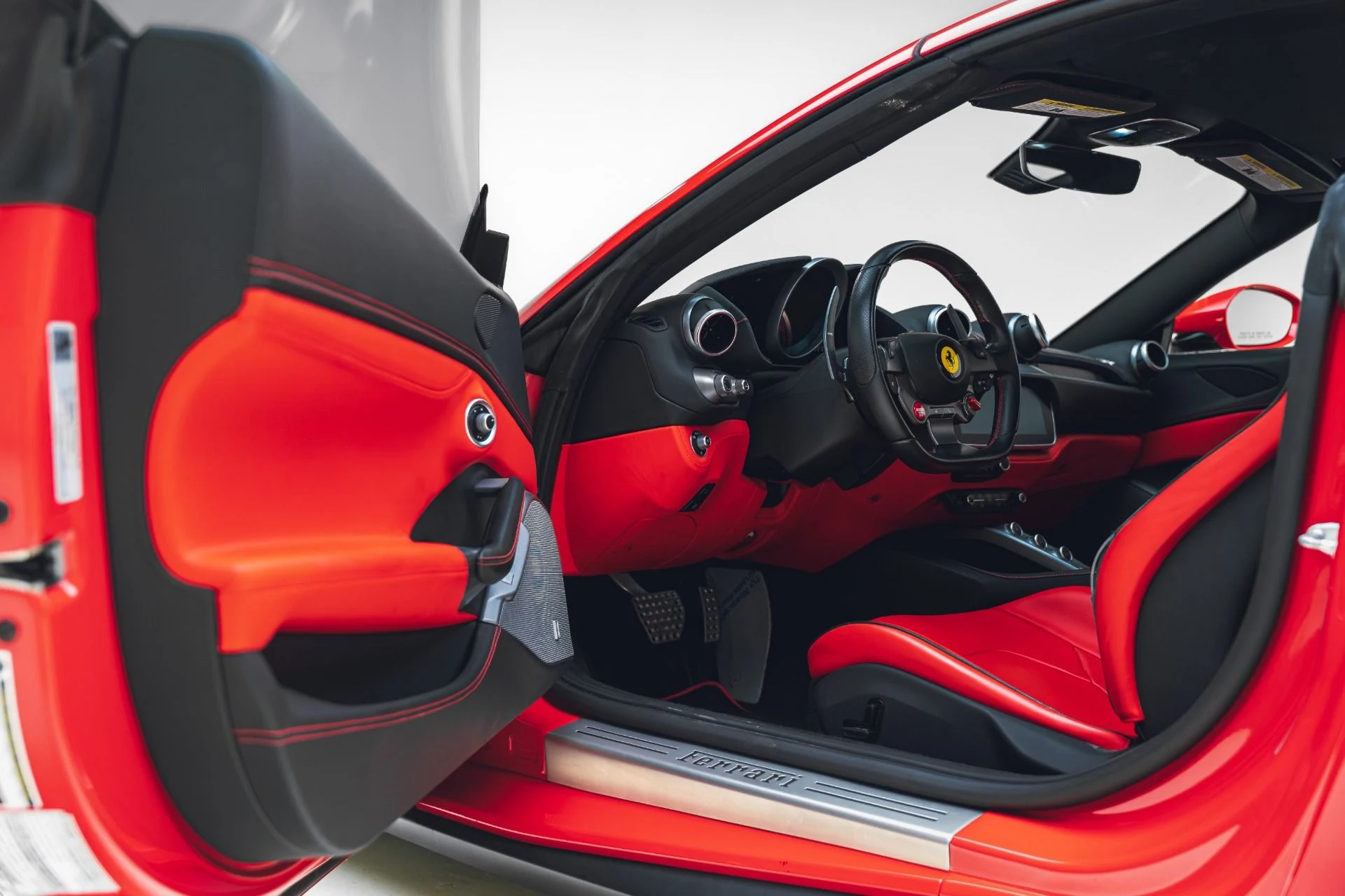 mph028_1541611314_Used_2019_Ferrari_Portofino_1781556055_4c05c00bd2