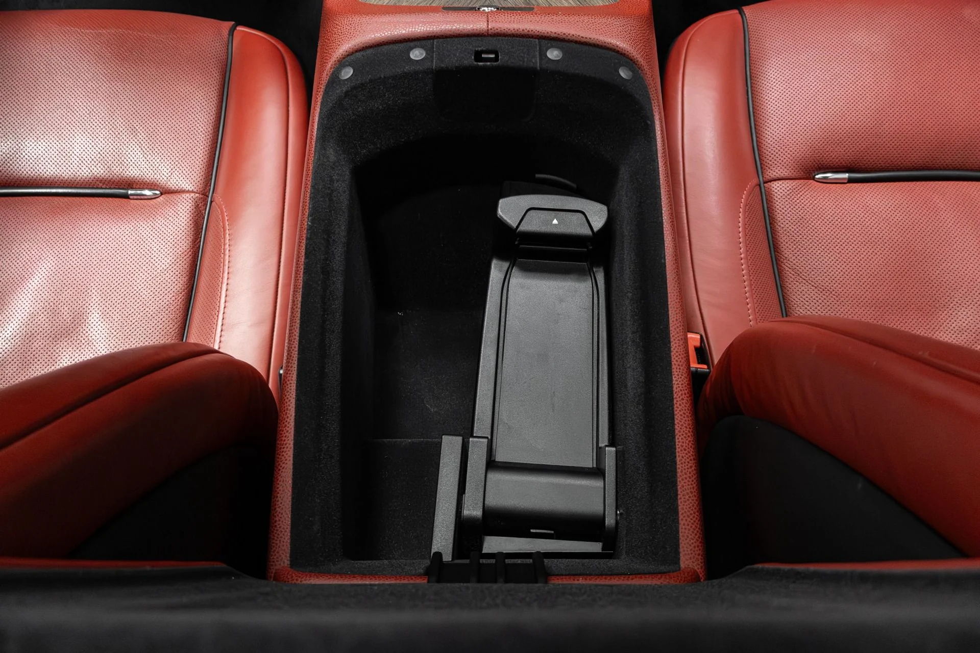 mph028_1545258248_Used_2014_Rolls_Royce_Wraith_1768708128_d1452cd4ff