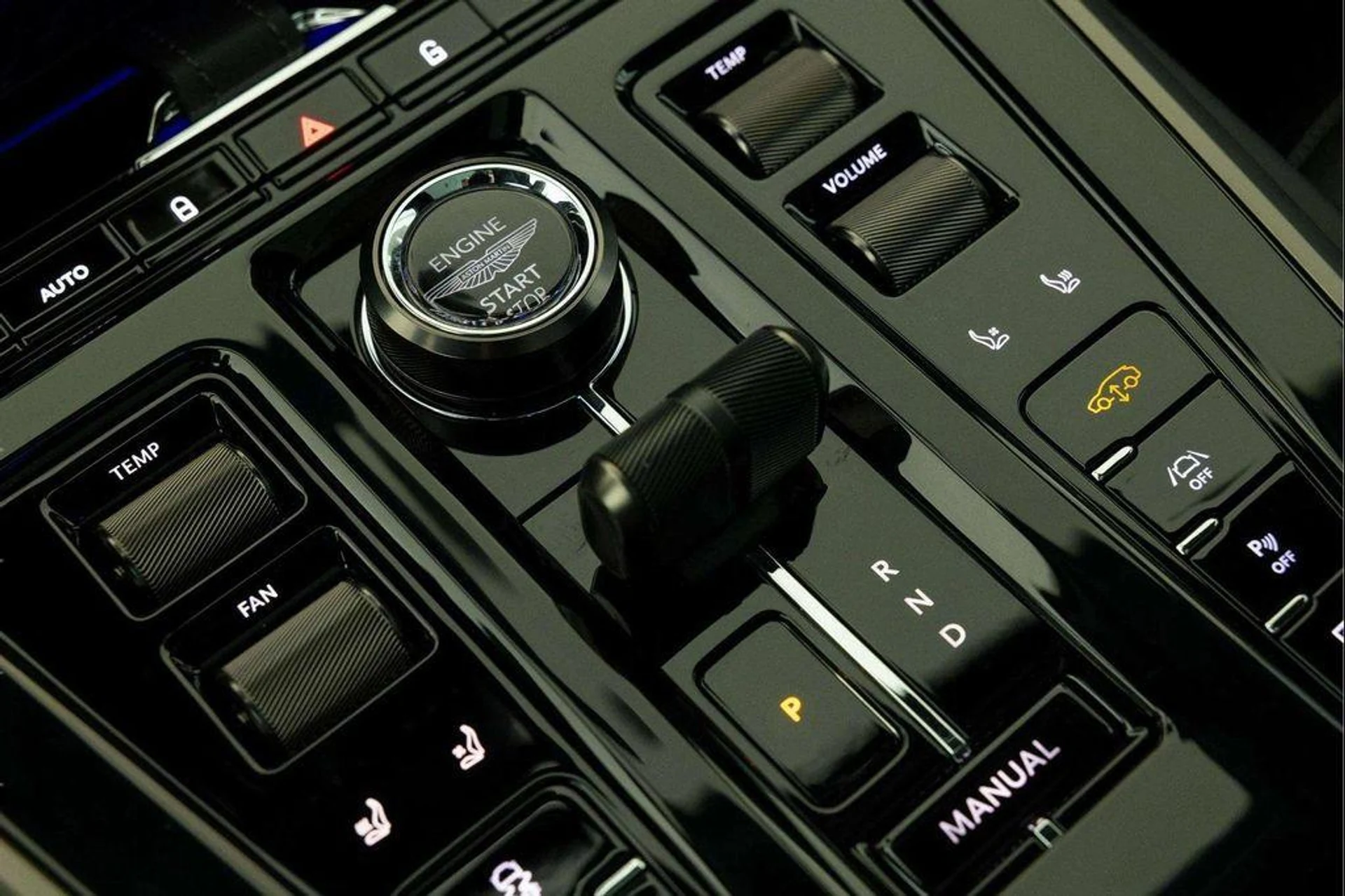 mph028_1546508511_EB_GK_3s_QM_Sb_E_Ie_Z_Uh14fup_At0_TQ_ba38d12e9a