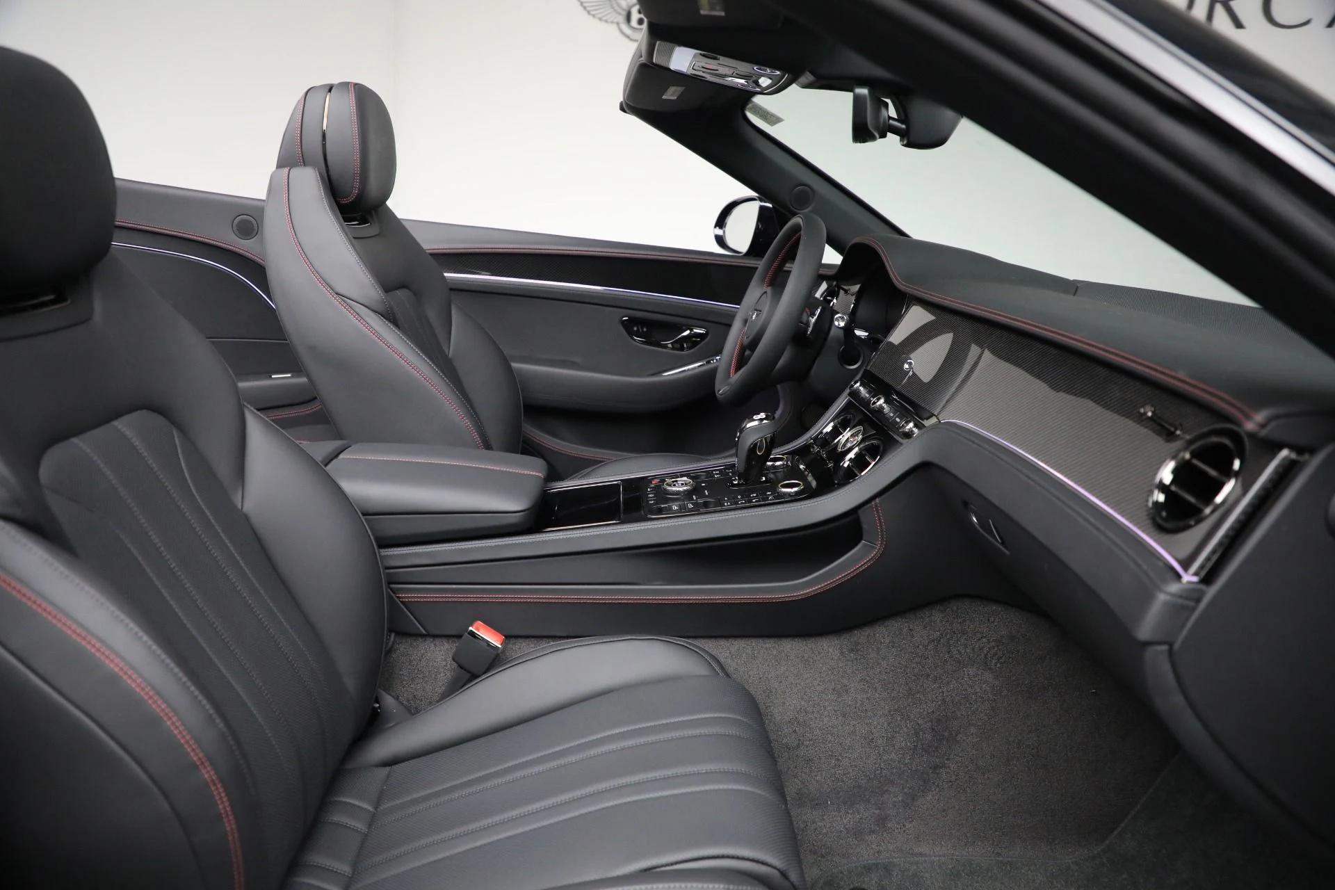 mph028_1549327073_New_2025_Bentley_Continental_GTC_Black_Edition_b144a616aa