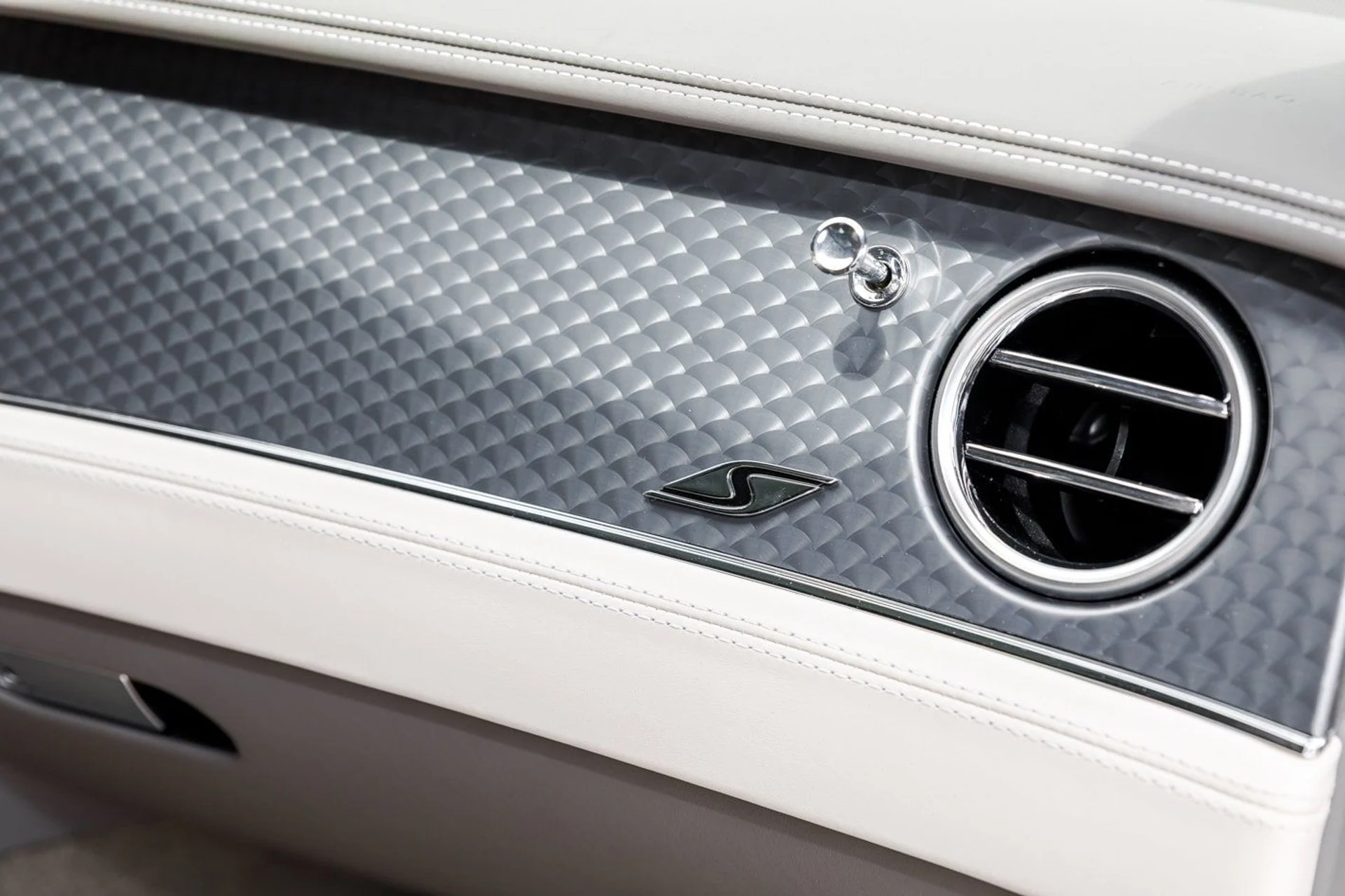 mph028_1552160387_6a94c9fe3b7cb5c84a6345fc06c18a7dx_9bdbe9a360