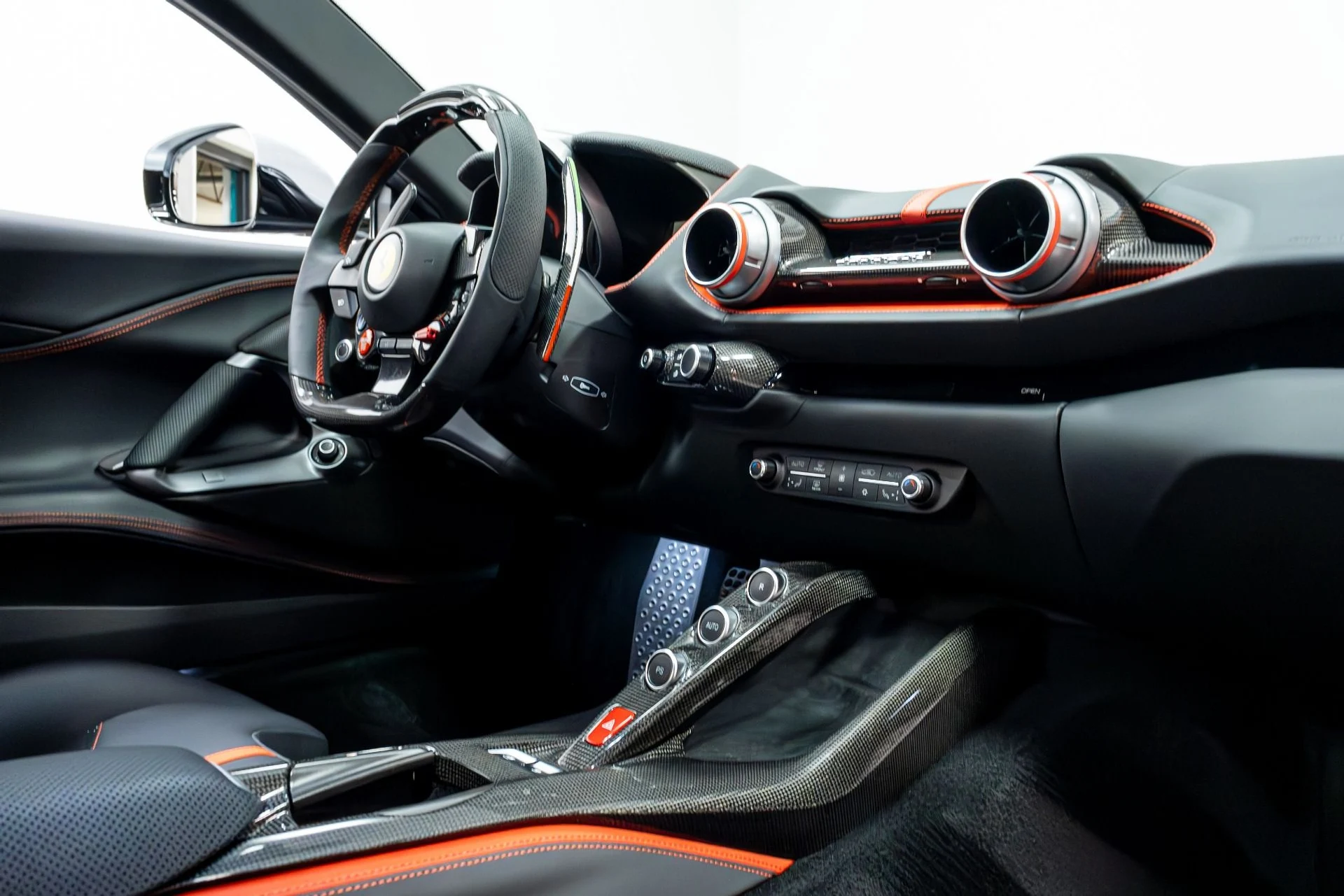 mph028_1553571504_Used_2018_Ferrari_812_Superfast_1777416678_cc0b4f4c91