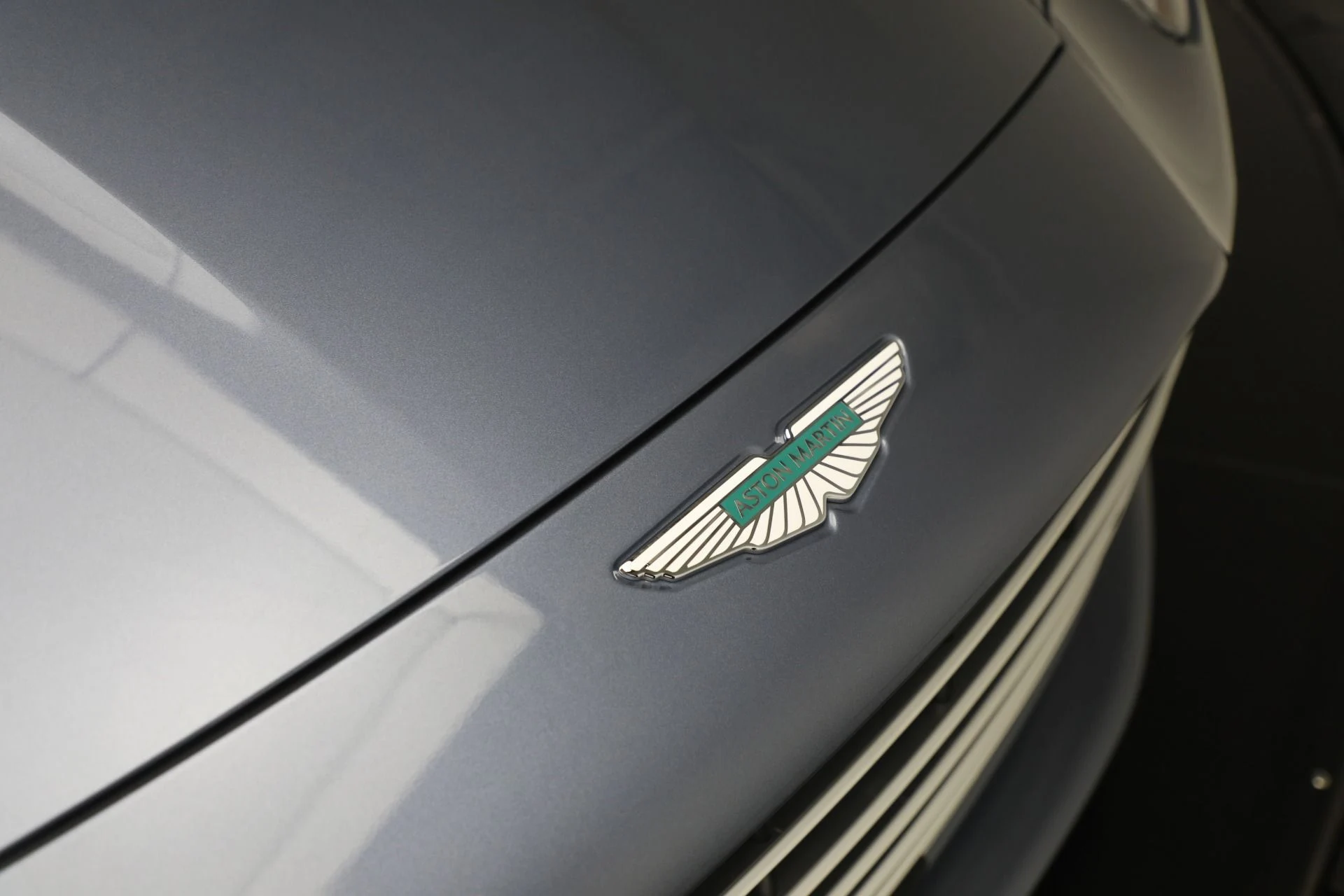 mph028_1559358434_New_2025_Aston_Martin_DB_12_V8_7b40cfebc6