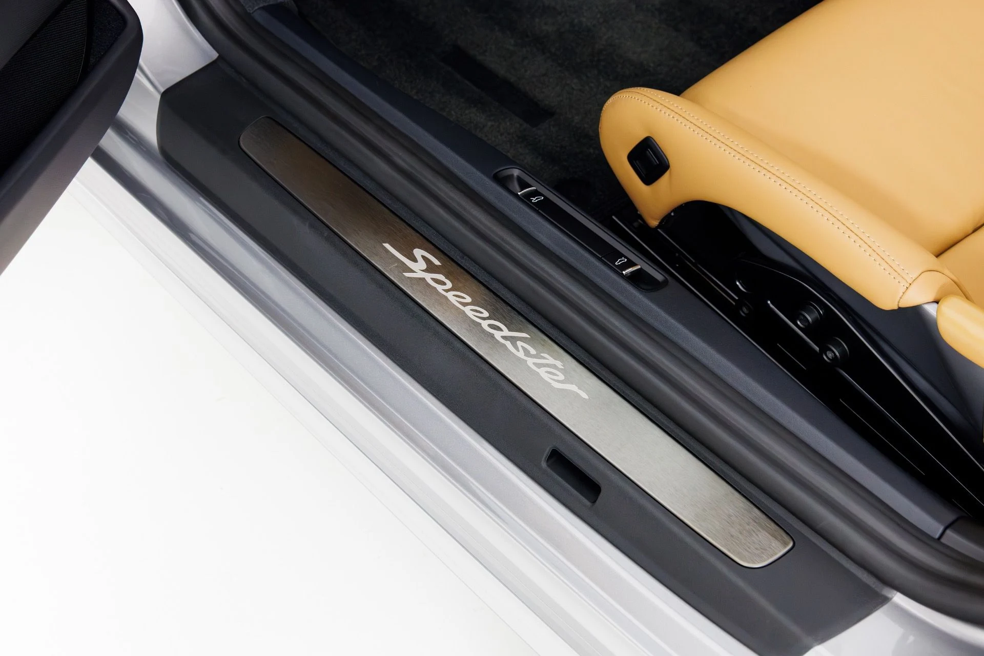 mph028_1561918635_Used_2019_Porsche_911_Speedster_1770313313_09aade084c