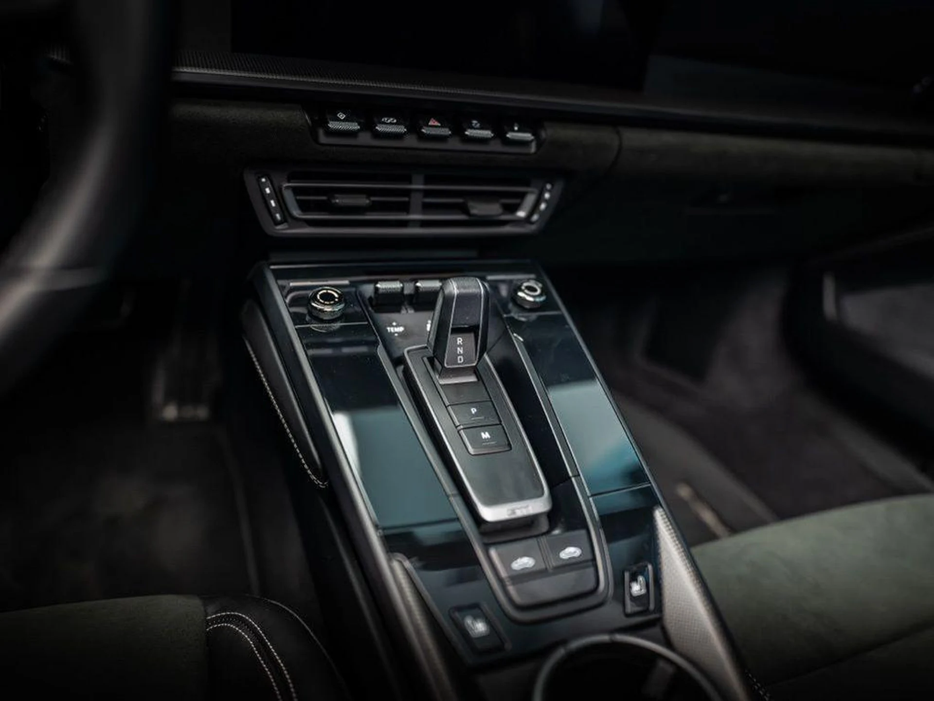 mph028_1571068646_JOID_2kk_Mxx_DUE_Dcb_L26_Hu_A1s_R_Xo_68a99a7f6f