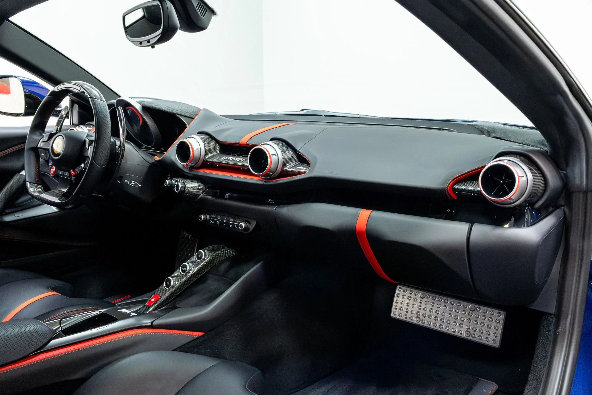 mph028_1572690284_Used_2019_Ferrari_812_Superfast_1774911934_e767dcf6a2