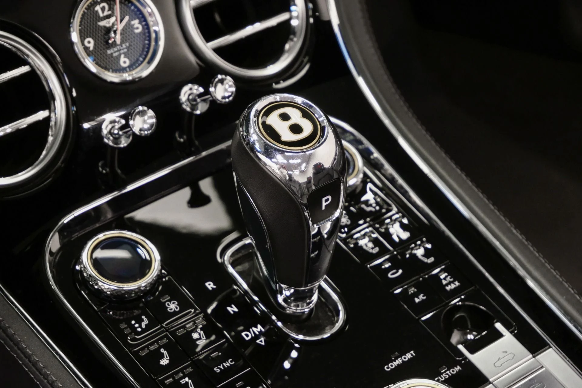 mph028_1575997413_Used_2020_Bentley_Continental_GTC_V8_Blackline_Specification_Front_Seat_Comfort_Specification_1768247283_9ef99ebfbb