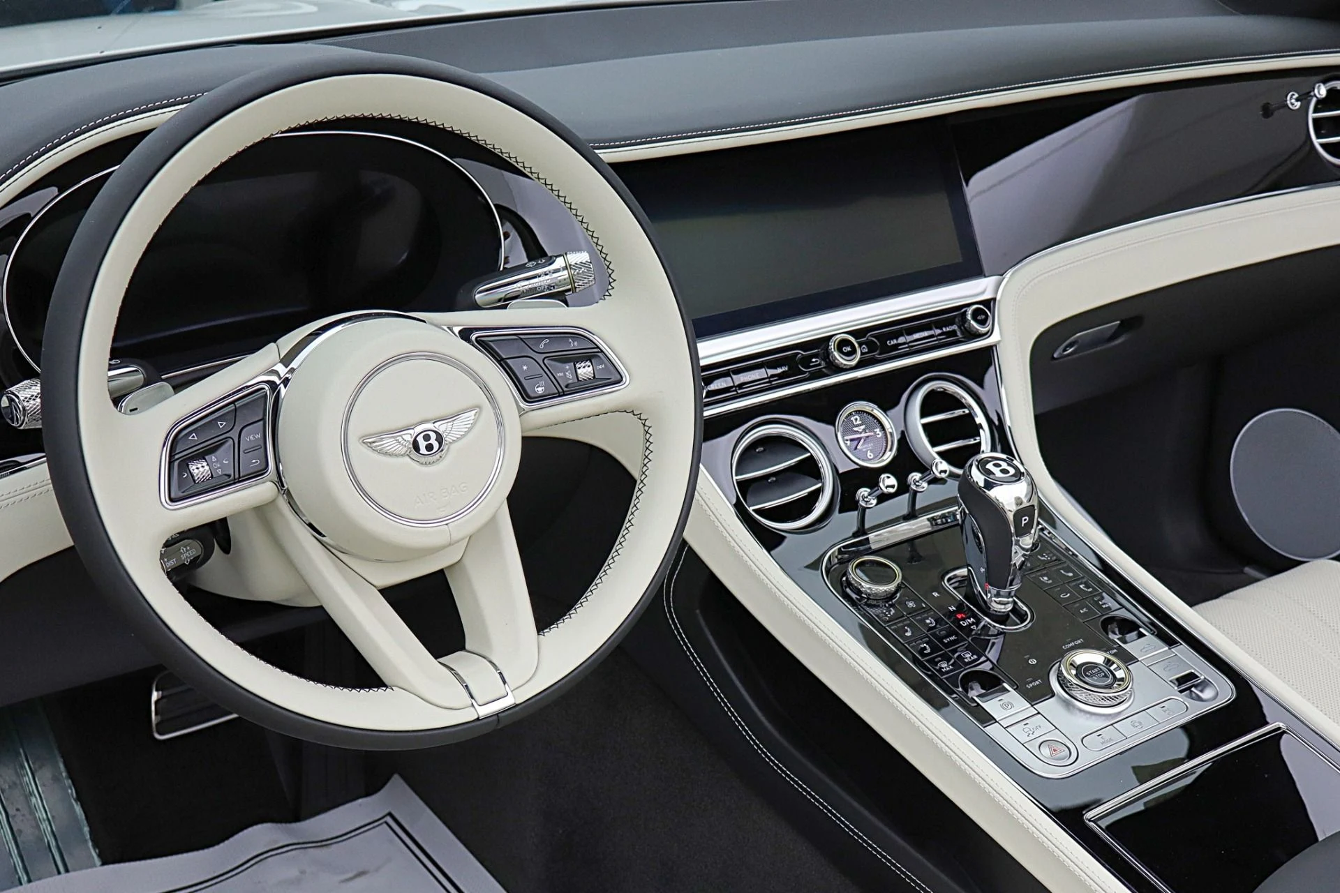 mph028_1590983047_New_2026_Bentley_Continental_GTC_545ae9dd26