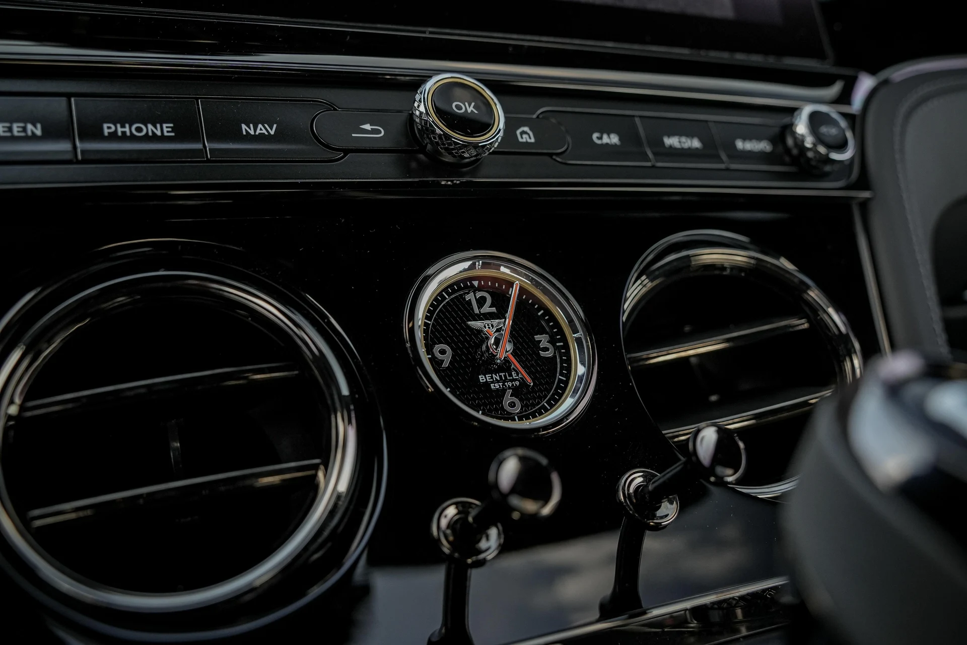mph028_1591242741_Hi_Tech_Luxury_Imports_LLC_SCBCP_2_ZG_5_TC_023736_image_28_30166bf2e7