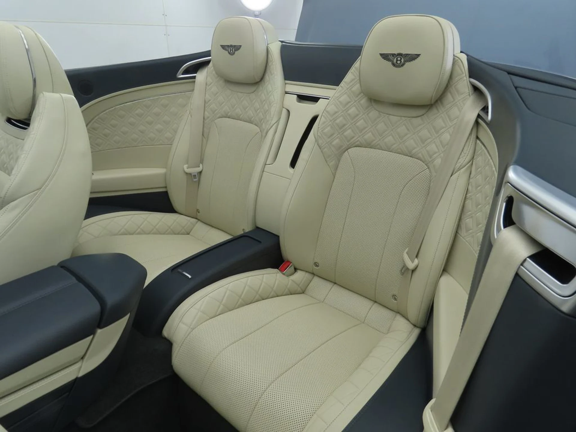 mph028_1603723991_used_2020_bentley_continental_gtv8firsteditionconvertible_8119_22986550_29_1024_d067bd492d