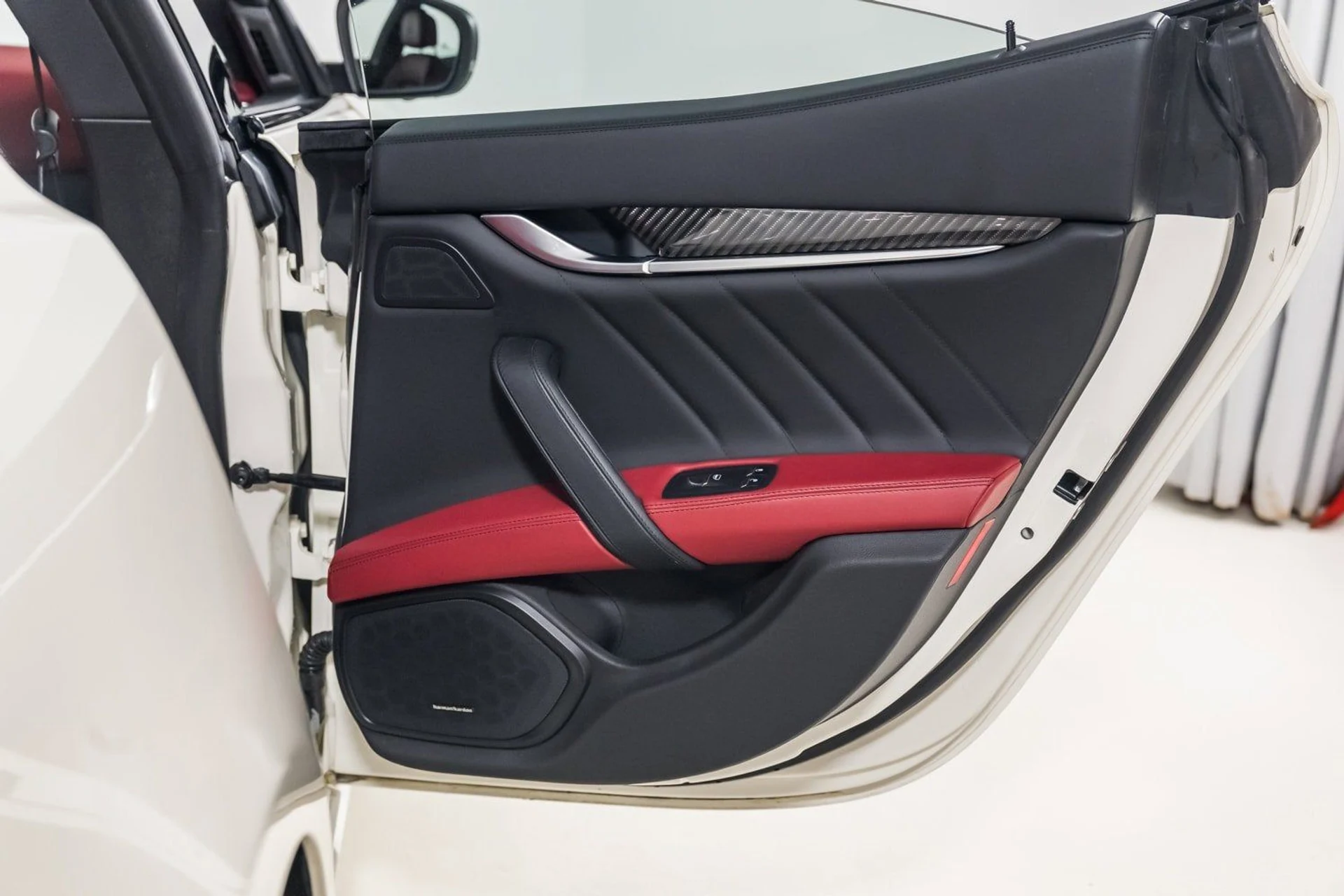 mph028_160930154_d44694050de74d6f8de85af05a5795f7_7be3d52559