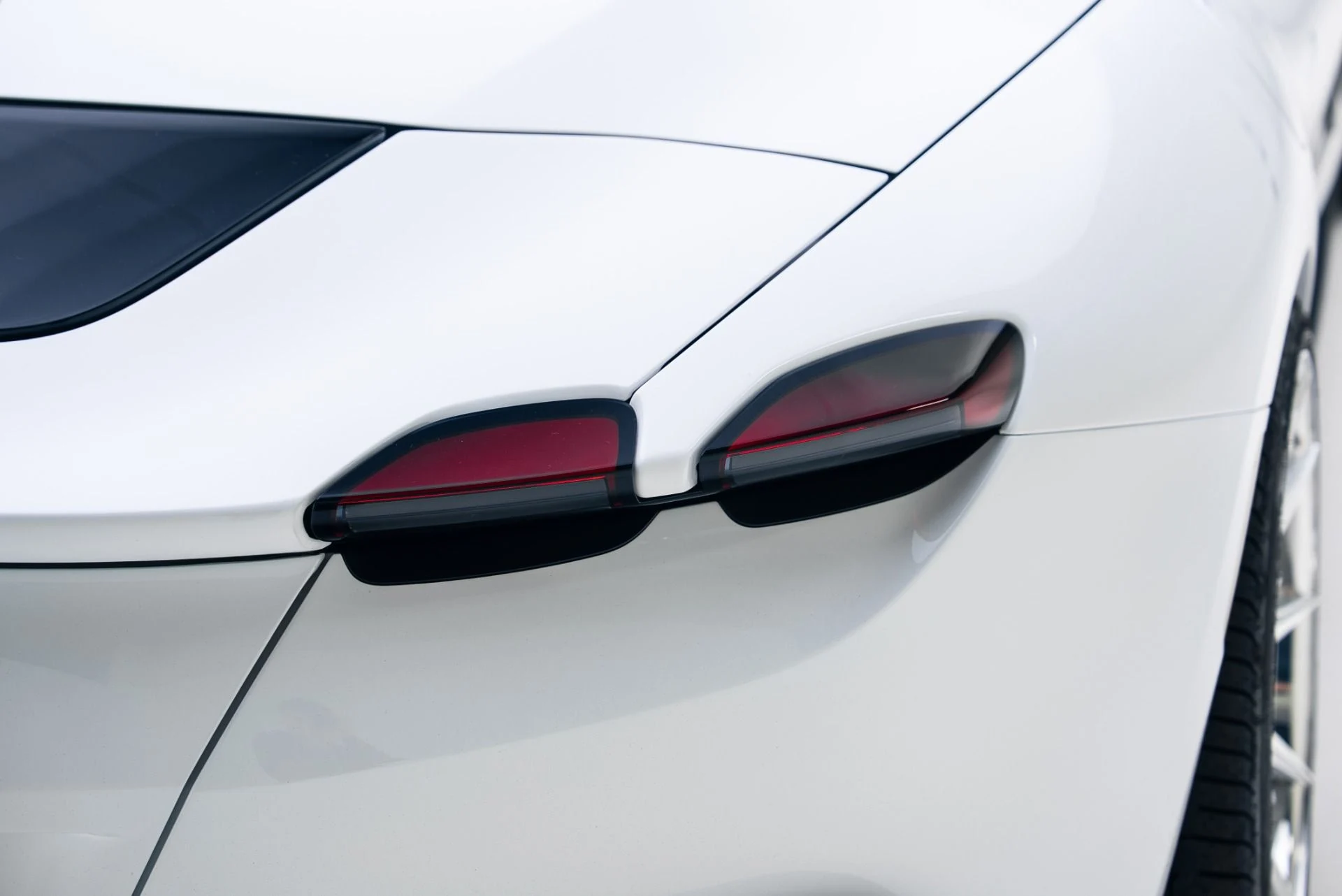 mph028_1618051919_Used_2025_Ferrari_Roma_Spider_1766089214_bd69638ec2