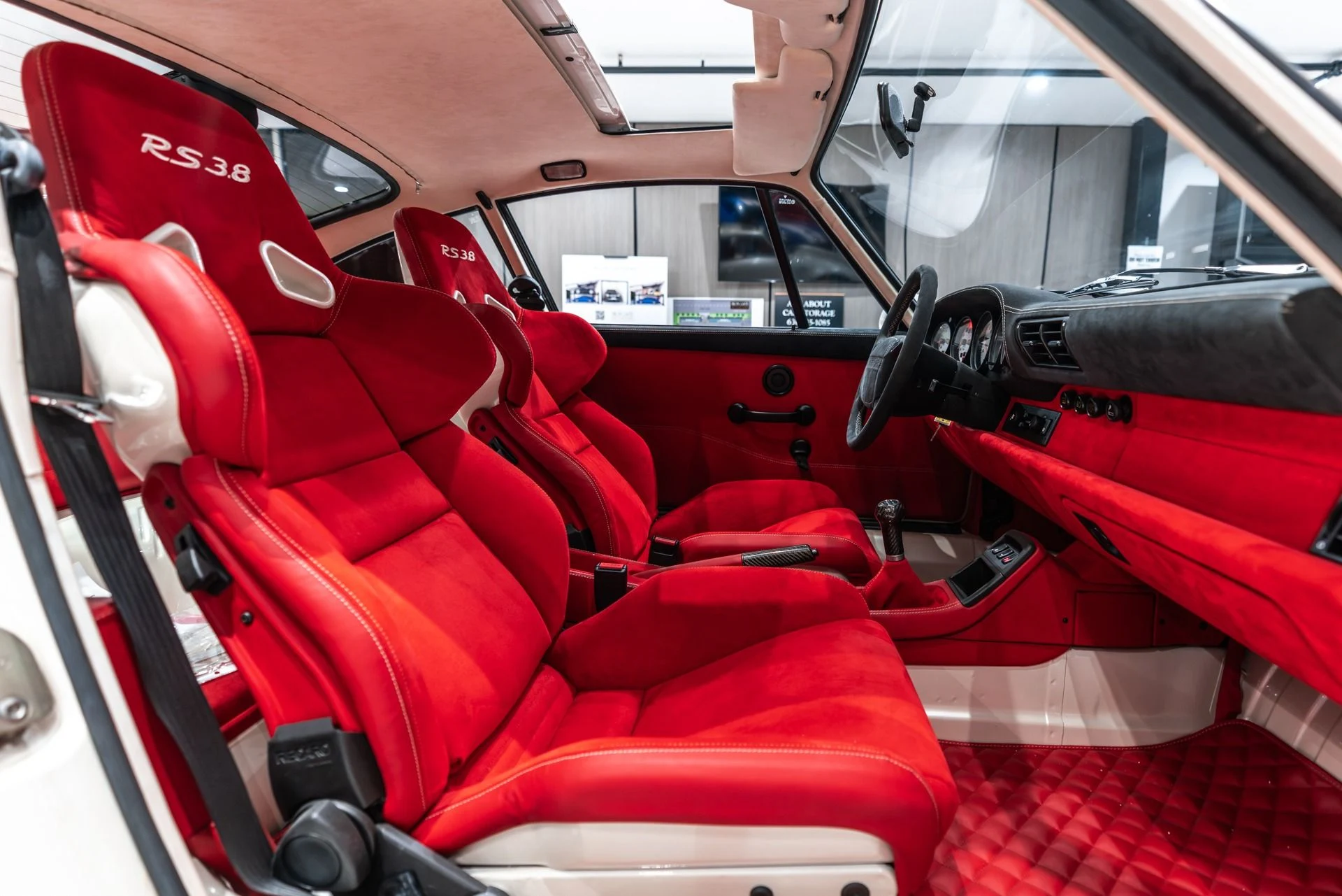 mph028_162122910_12739_p29_l_19d77810d5