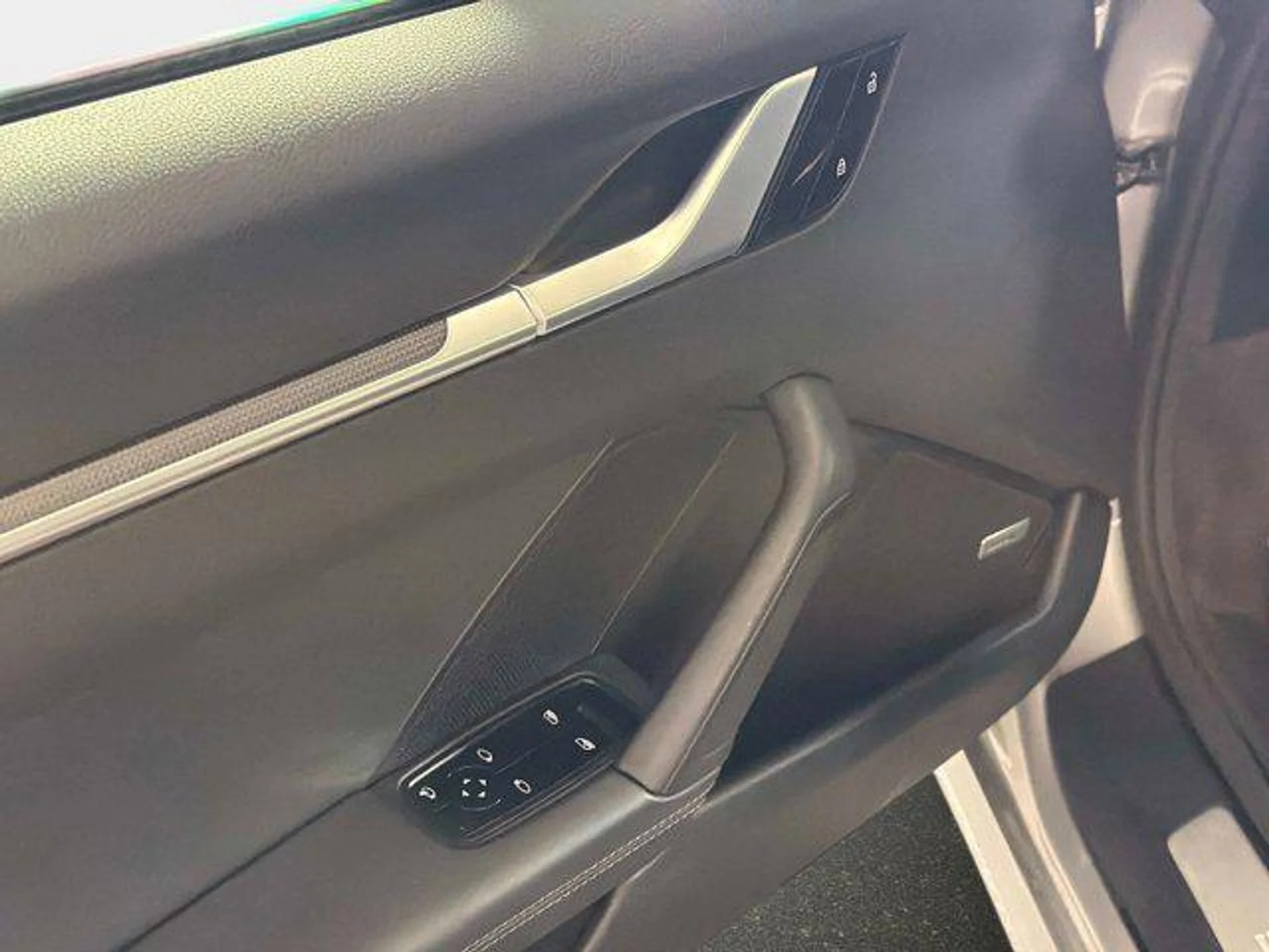 mph028_1624385153_4_v_Nh7g1t4b_HT_Hosw_N_Jp_KA_1_QA_5a5e5b841a