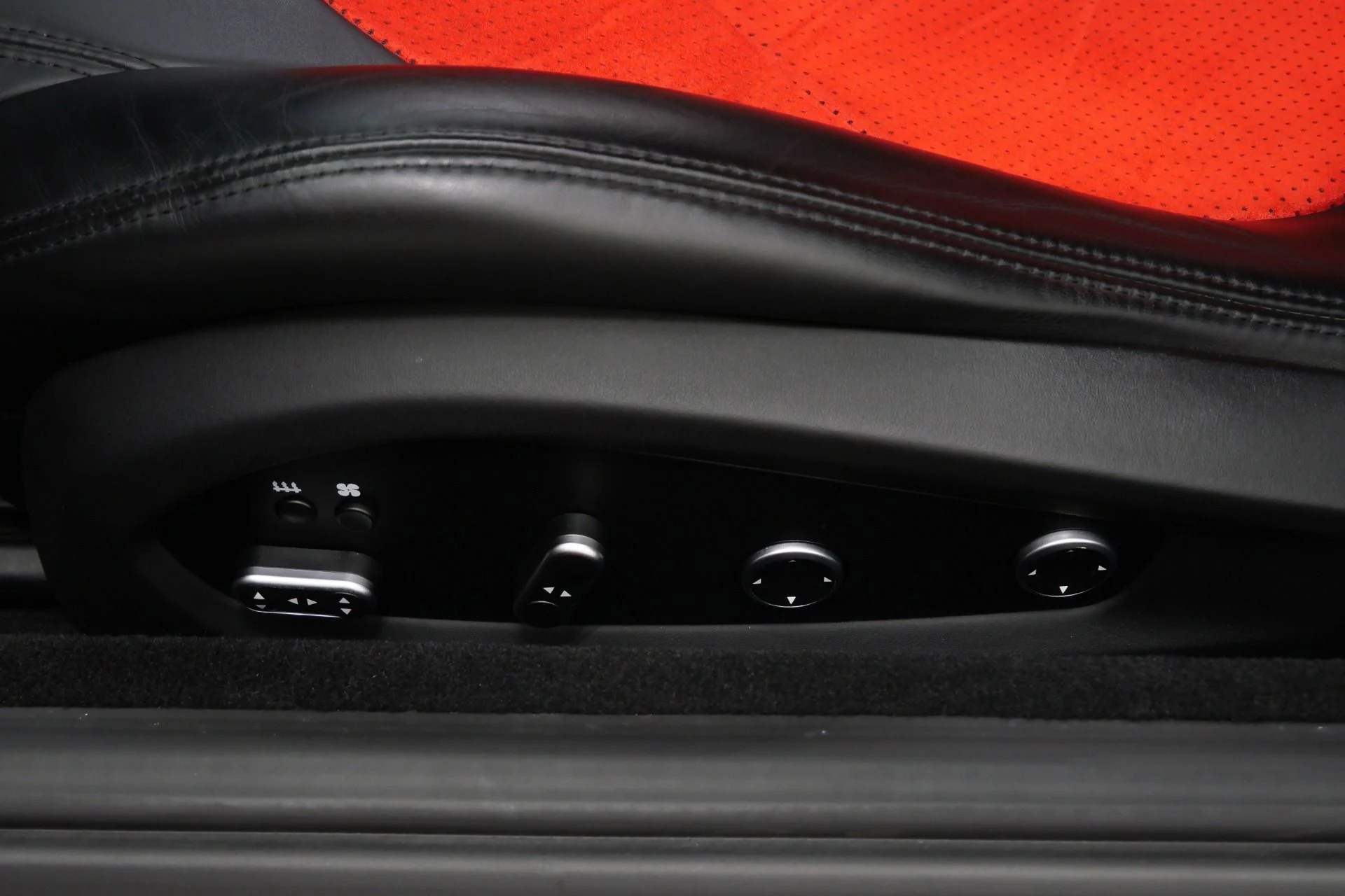 mph028_1626724737_Used_2019_Ferrari_GTC_4_Lusso_T_Leather_and_Alcantara_Interior_Heated_and_Ventilated_Seats_1786464886_afa67cb0ce