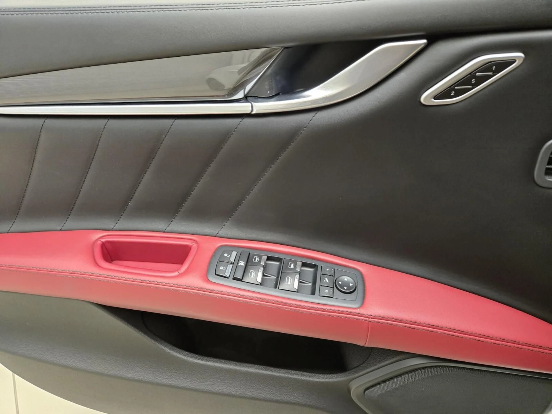 mph028_1629276670_Used_2021_Maserati_Ghibli_S_1734007202_696b05f700