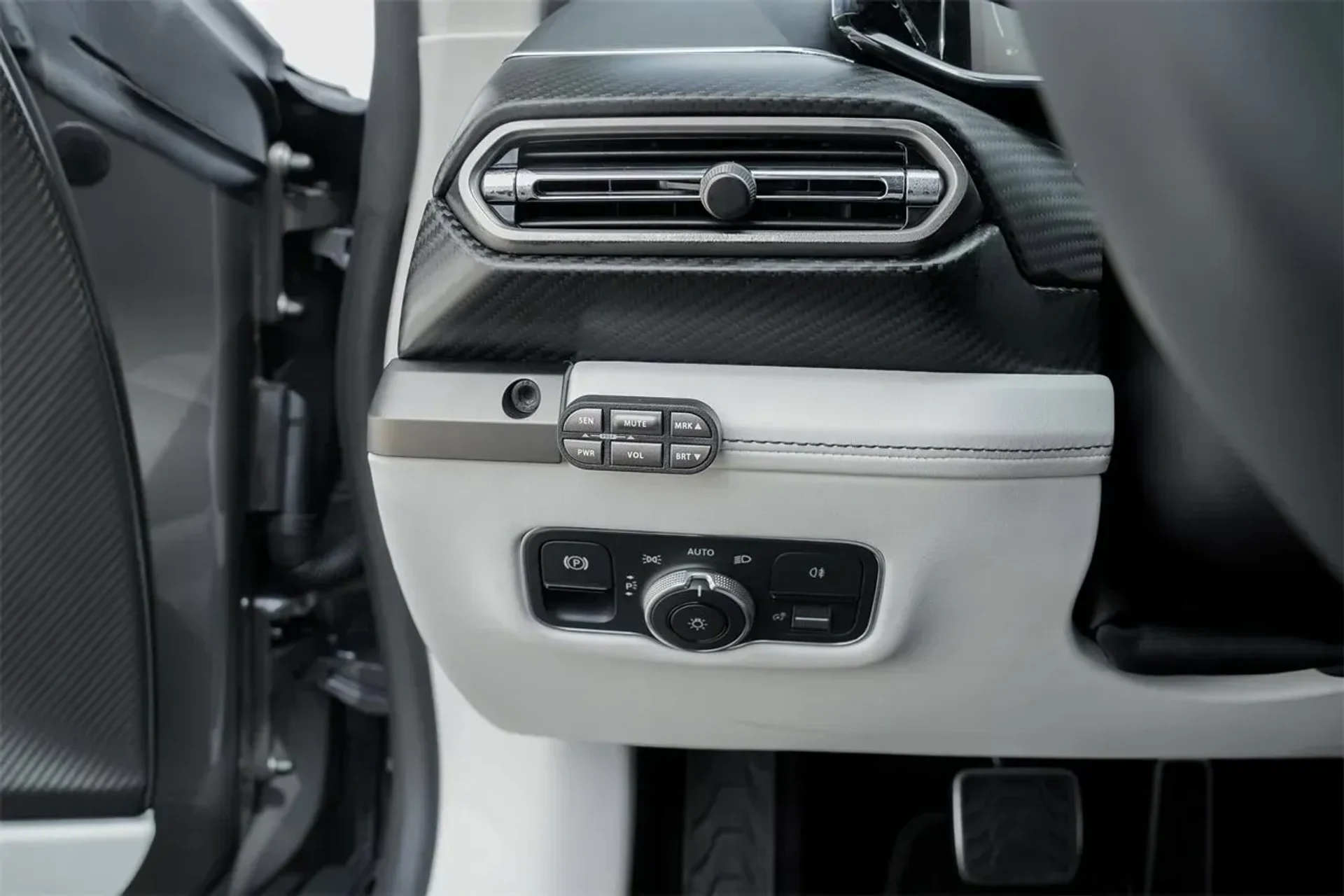 mph028_163206013_cdd9f0cb5cc74e2195c4d7858585ce18_63c712bcf8