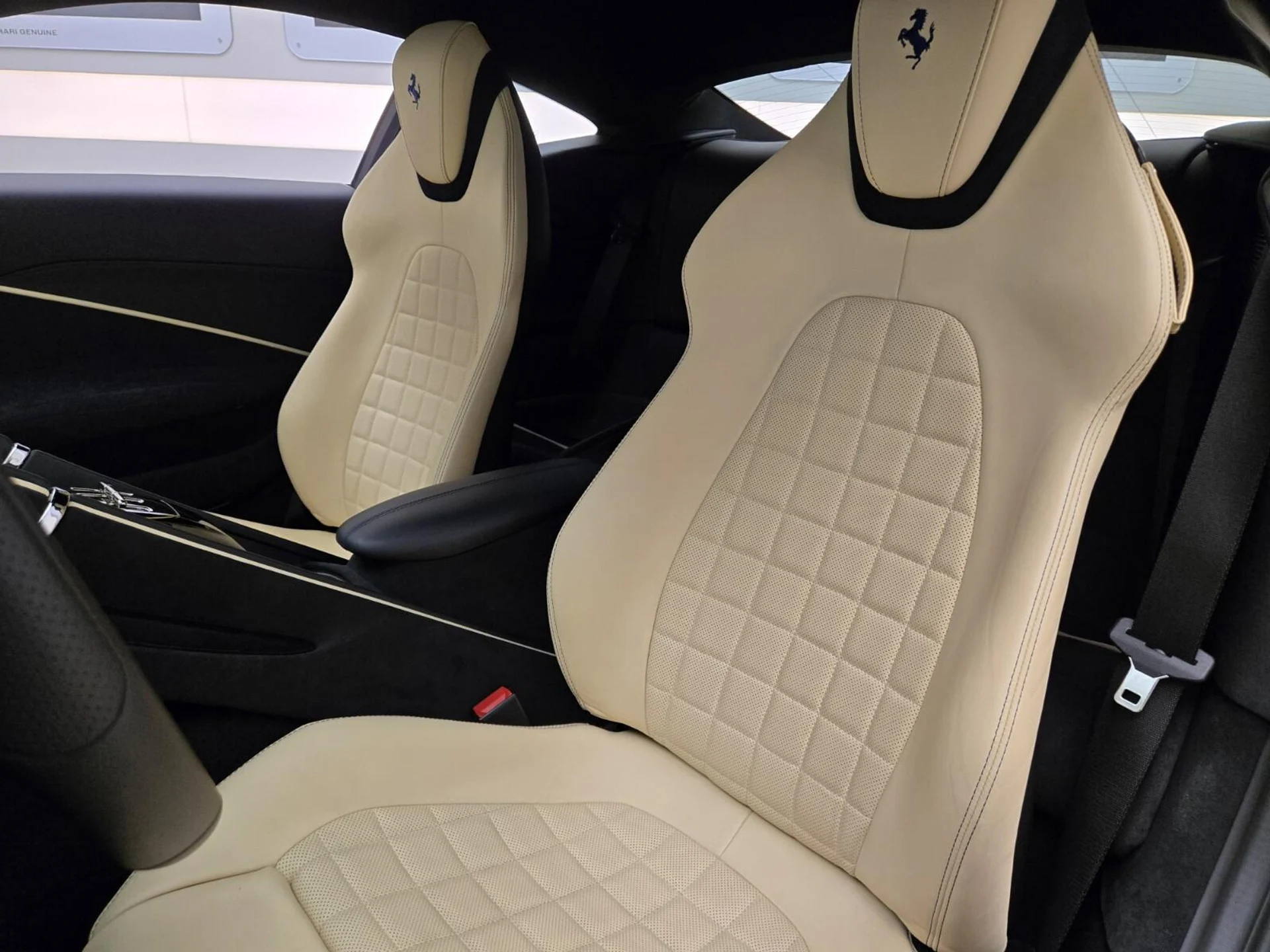 mph028_1640942805_Used_2021_Ferrari_Roma_1770273929_b8c5c954dc