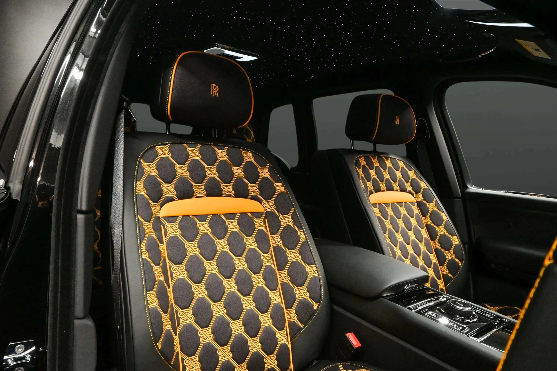 mph028_1649173801_91287528_d44d_4d79_aa3f_64afd4b96f14_202520_Rolls_Royce20_Cullinan20282502729_29_163ce86112