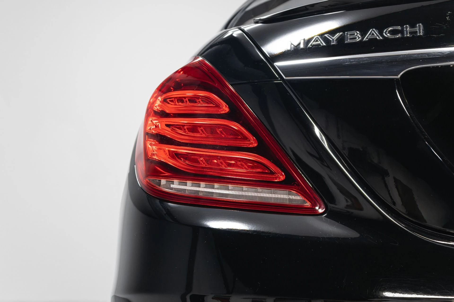 mph028_1651439788_Used_2016_Mercedes_Benz_S_Class_Maybach_S_600_1763586066_f882cea6fe