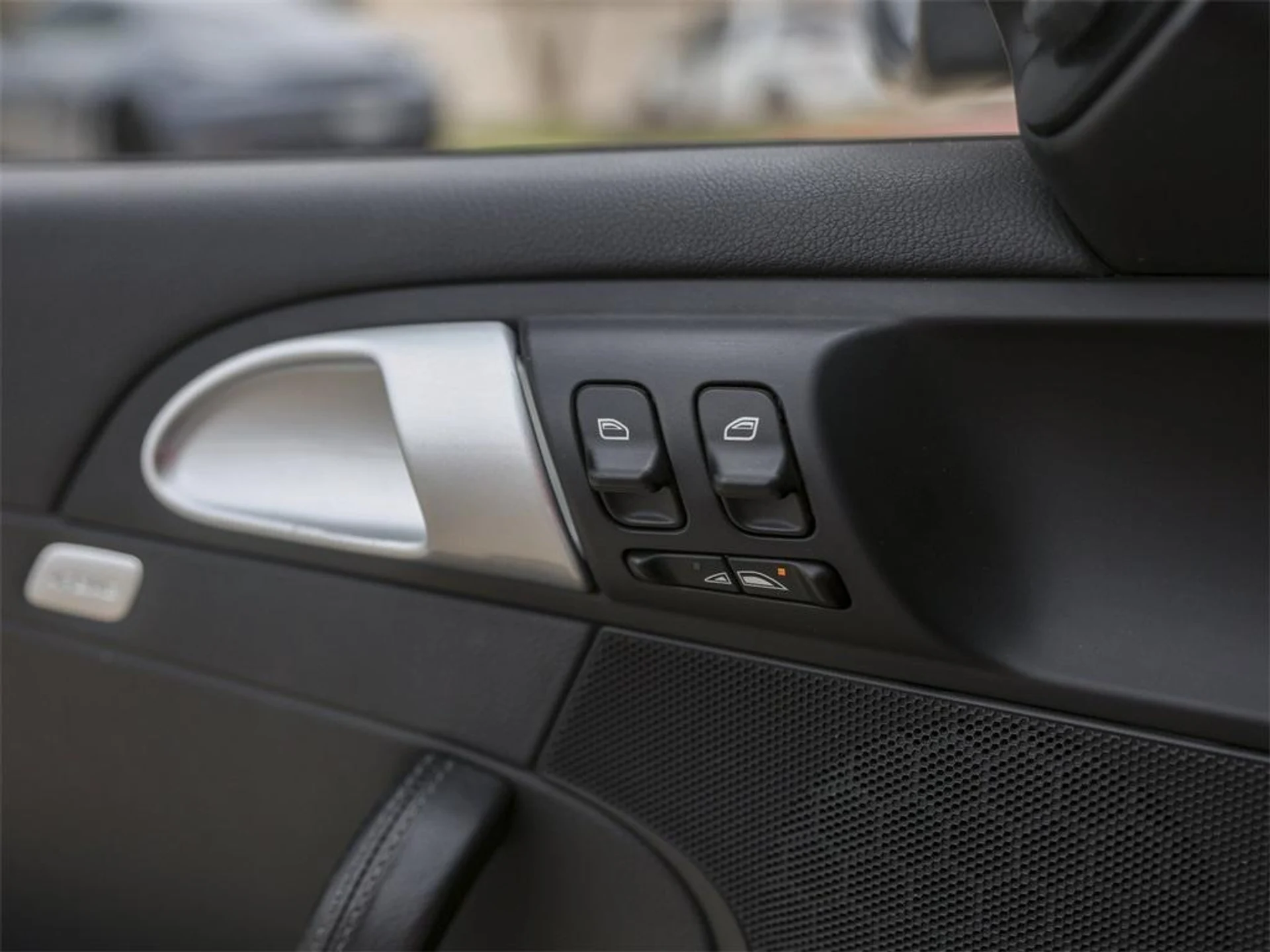 mph028_1678278782_8_UP_Ytln_Cd_Ms_MS_Ruv2ne_Uq3_Jl_Cus_8eb38b46e1