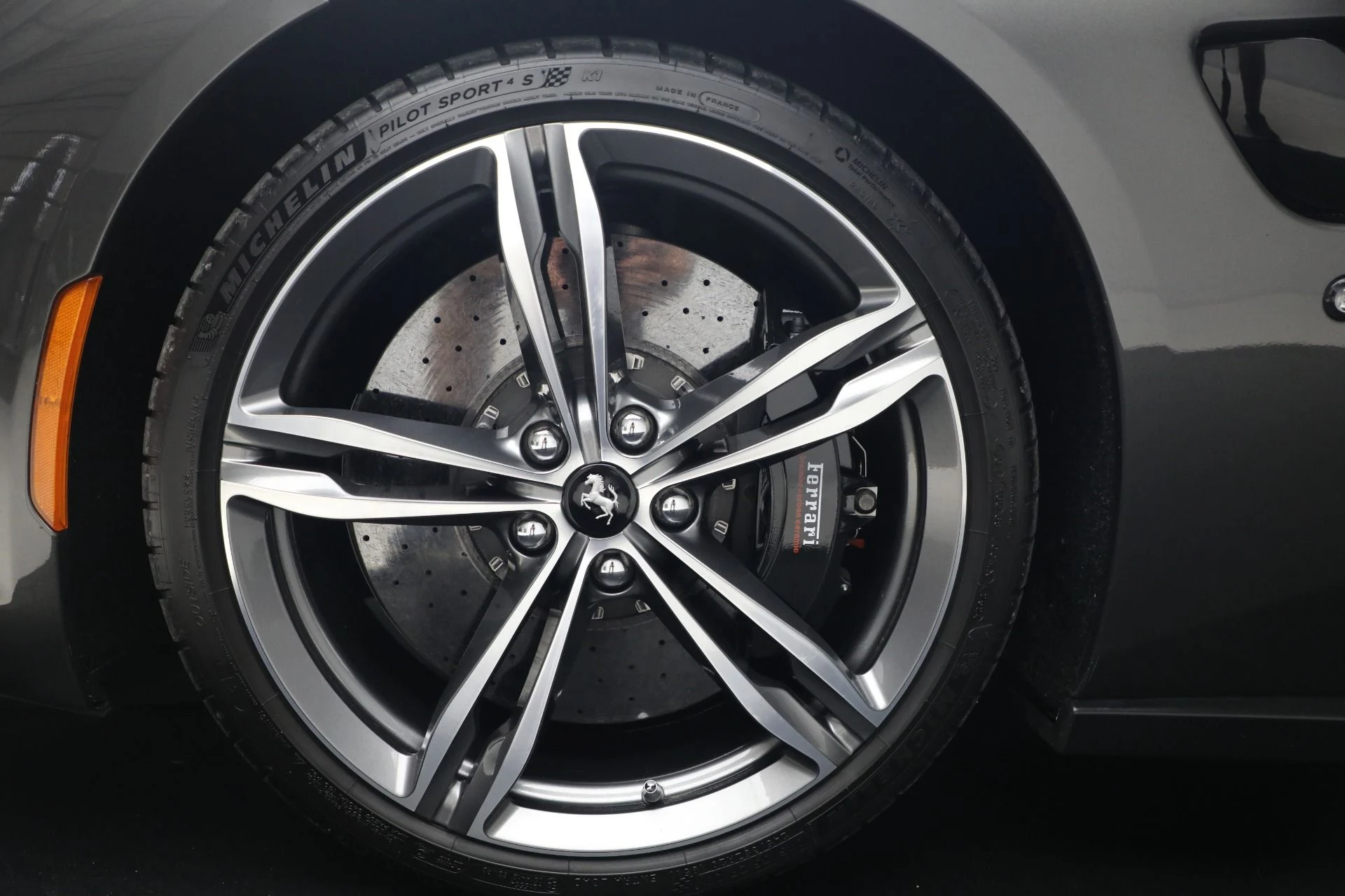 mph028_1685914564_Used_2019_Ferrari_GTC_4_Lusso_1790777067_2ef51e9c06
