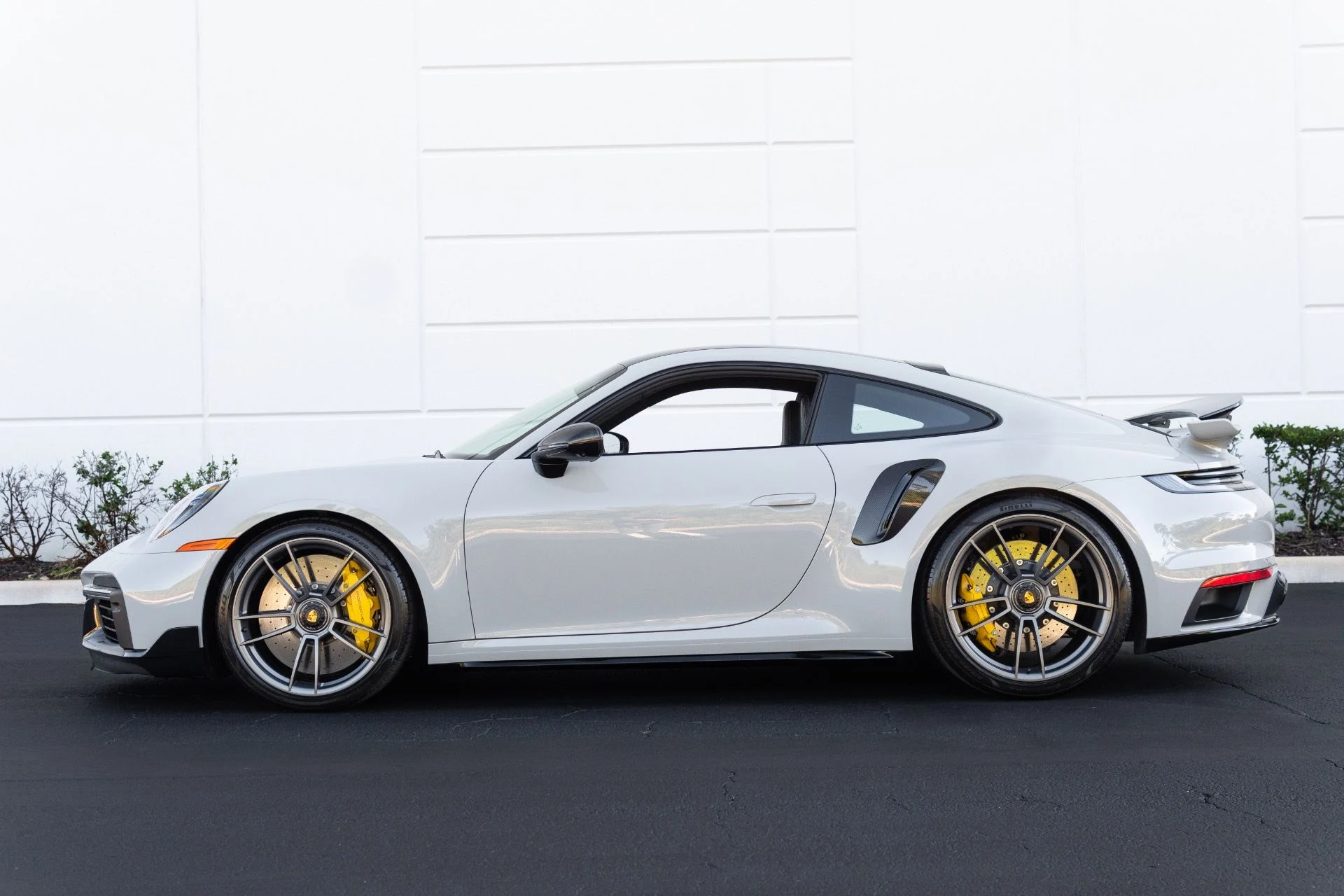 mph028_1692358499_Used_2025_Porsche_911_Turbo_S_1770437423_4314d479f1