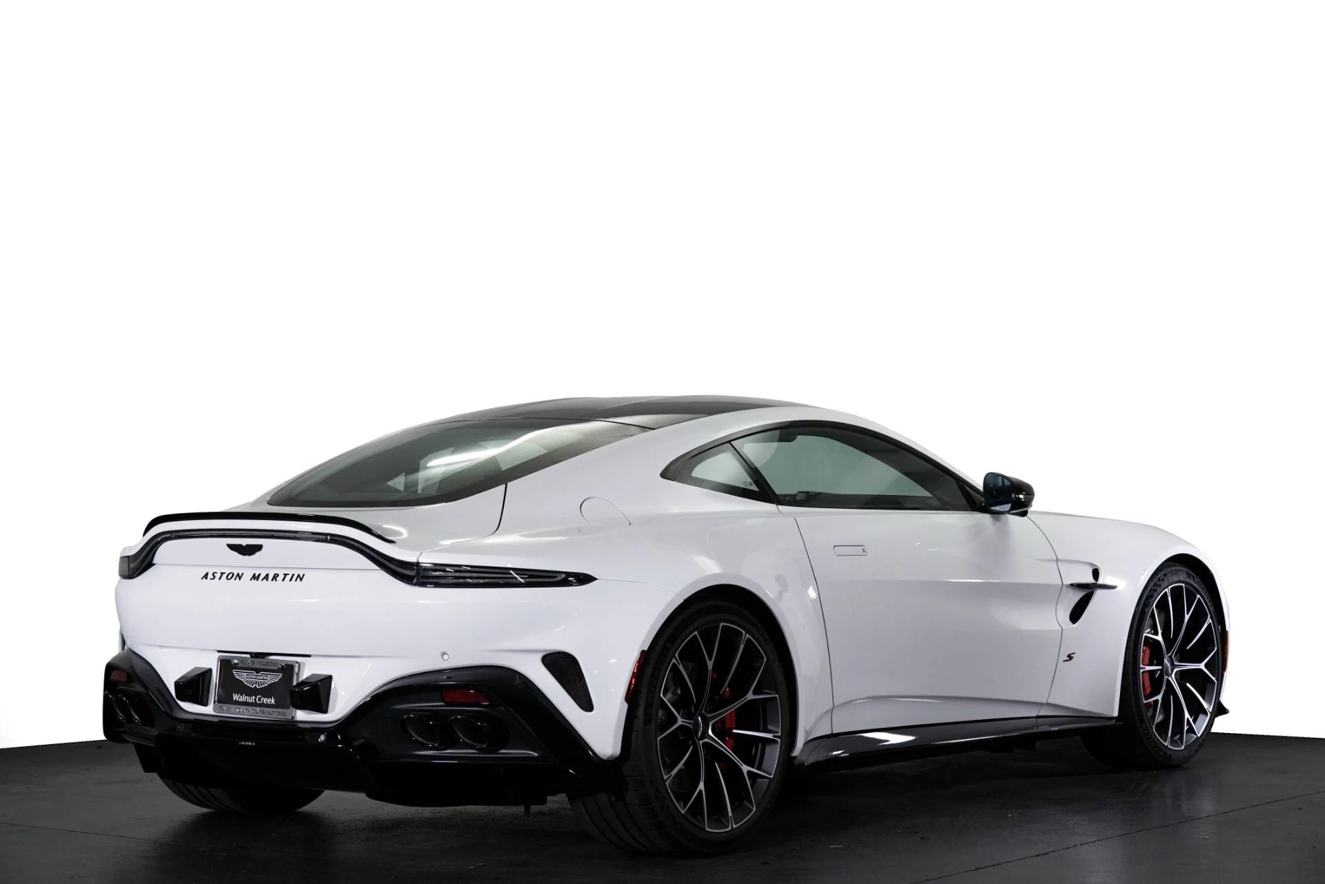 mph028_1701483771_New_2026_Aston_Martin_Vantage_1768443052_5643d87f1b