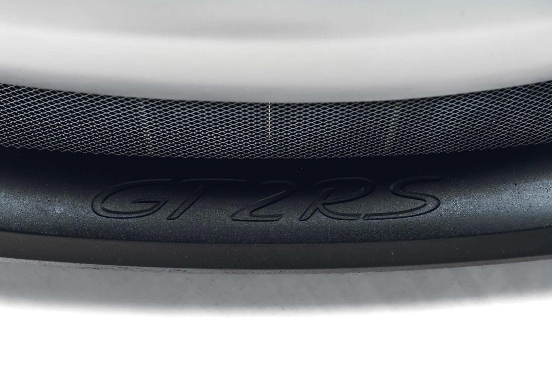 mph028_1704003823_Used_2018_Porsche_911_GT_2_RS_1782090279_6e744799da