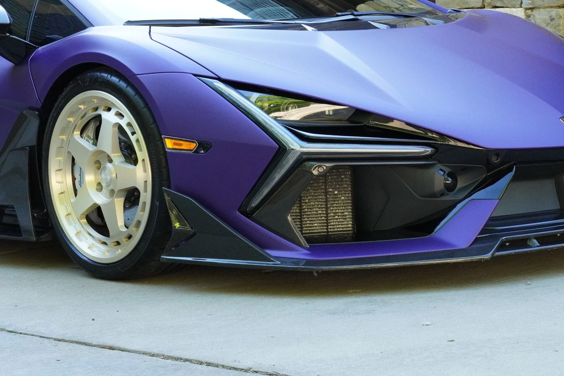 mph028_1709836817_Used_2024_Lamborghini_Revuelto_1781191894_d0f45e3147