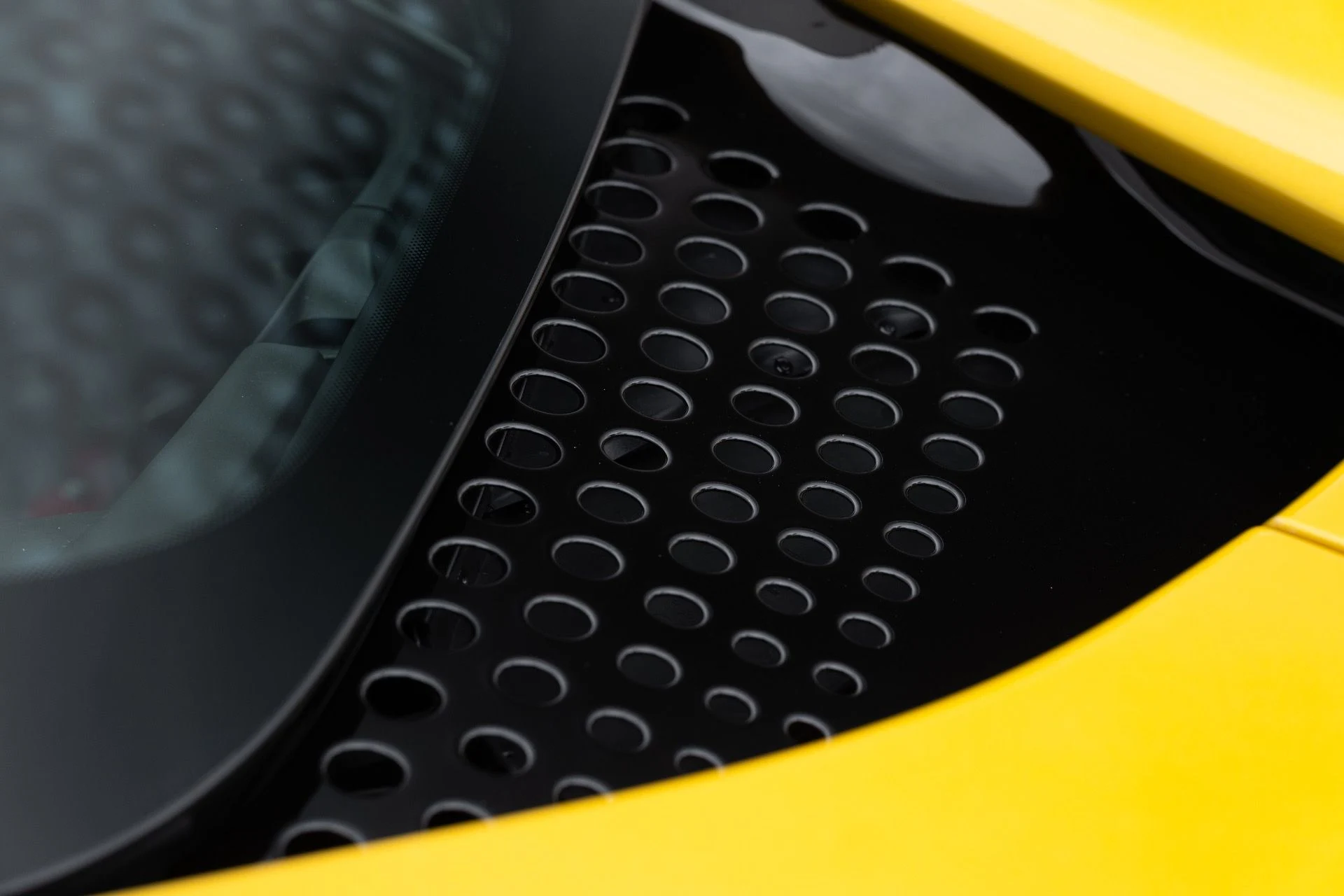 mph028_1711112353_Used_2022_Ferrari_SF_90_Spider_1775626389_3d505717b2