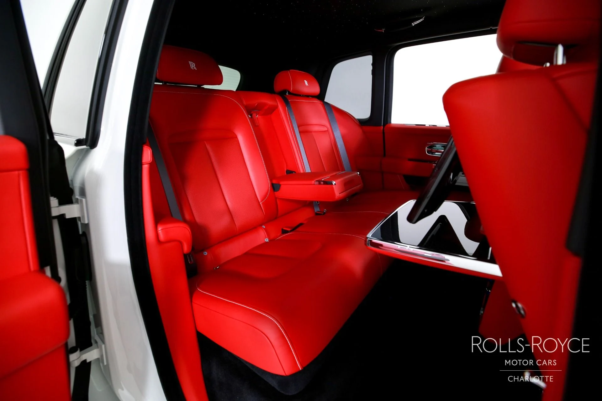 mph028_1722278330_Used_2025_Rolls_Royce_Black_Badge_Cullinan_1751387361_01242c669e
