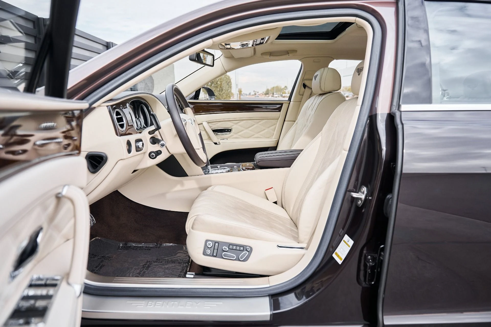 mph028_1751203164_Used_2015_Bentley_Flying_Spur_V8_1769278343_037957fc8d