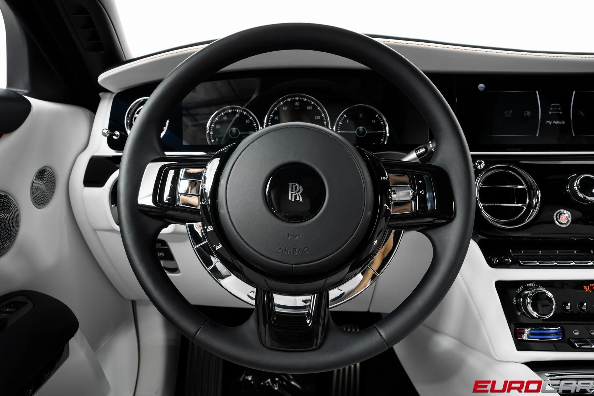 mph028_175156186_image_29_64a546711a