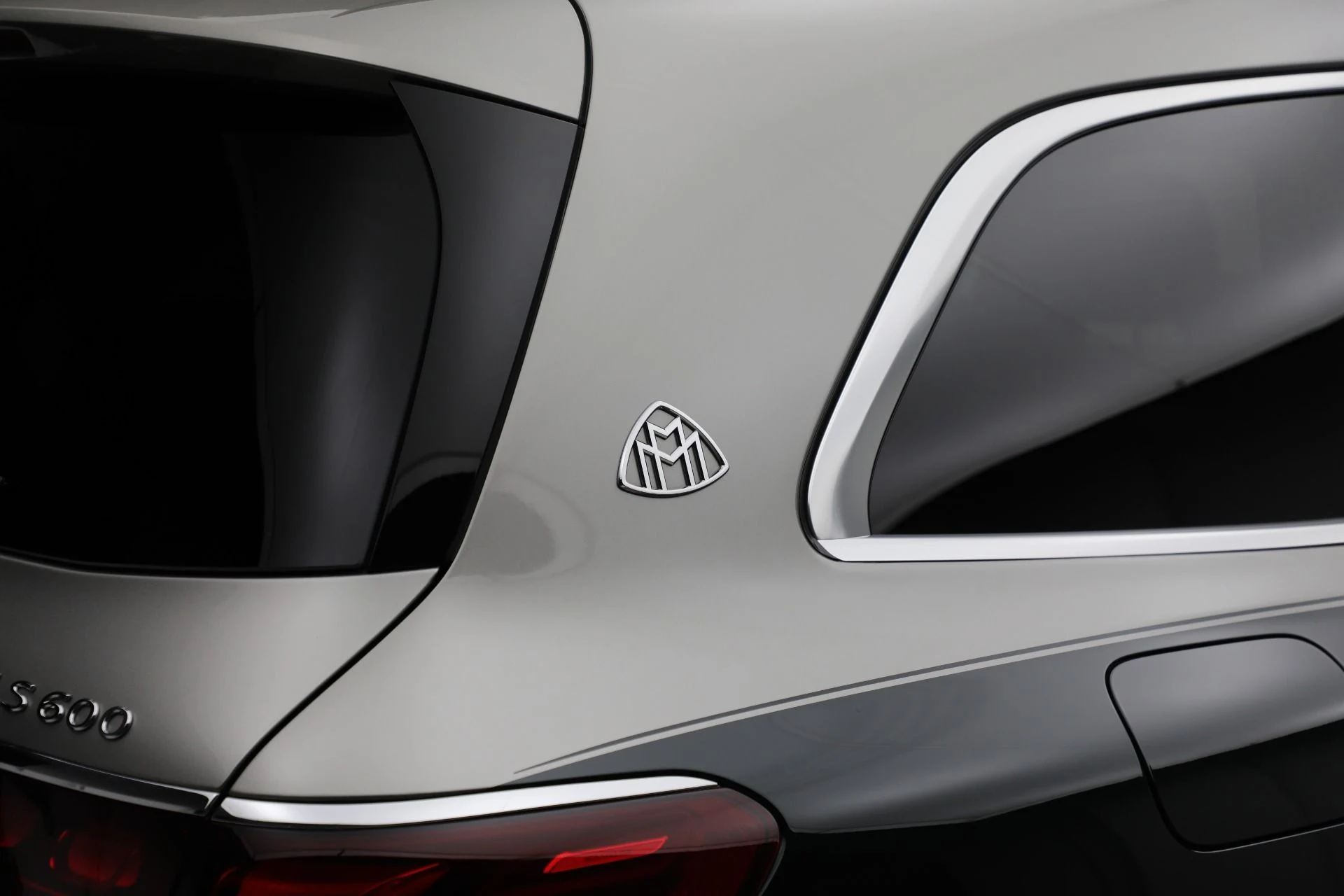 mph028_175389036_Used_2024_Mercedes_Benz_Maybach_GLS_600_4_MATIC_1763566365_3b53e58df1