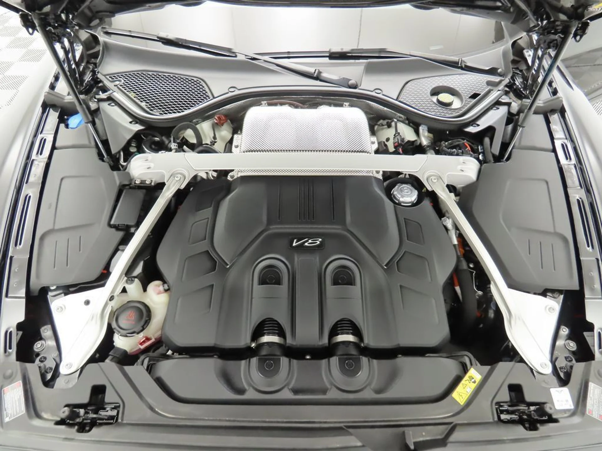 mph028_1757483414_new_2025_bentley_flying_spur_8119_22943437_29_1024_57c0ad0661