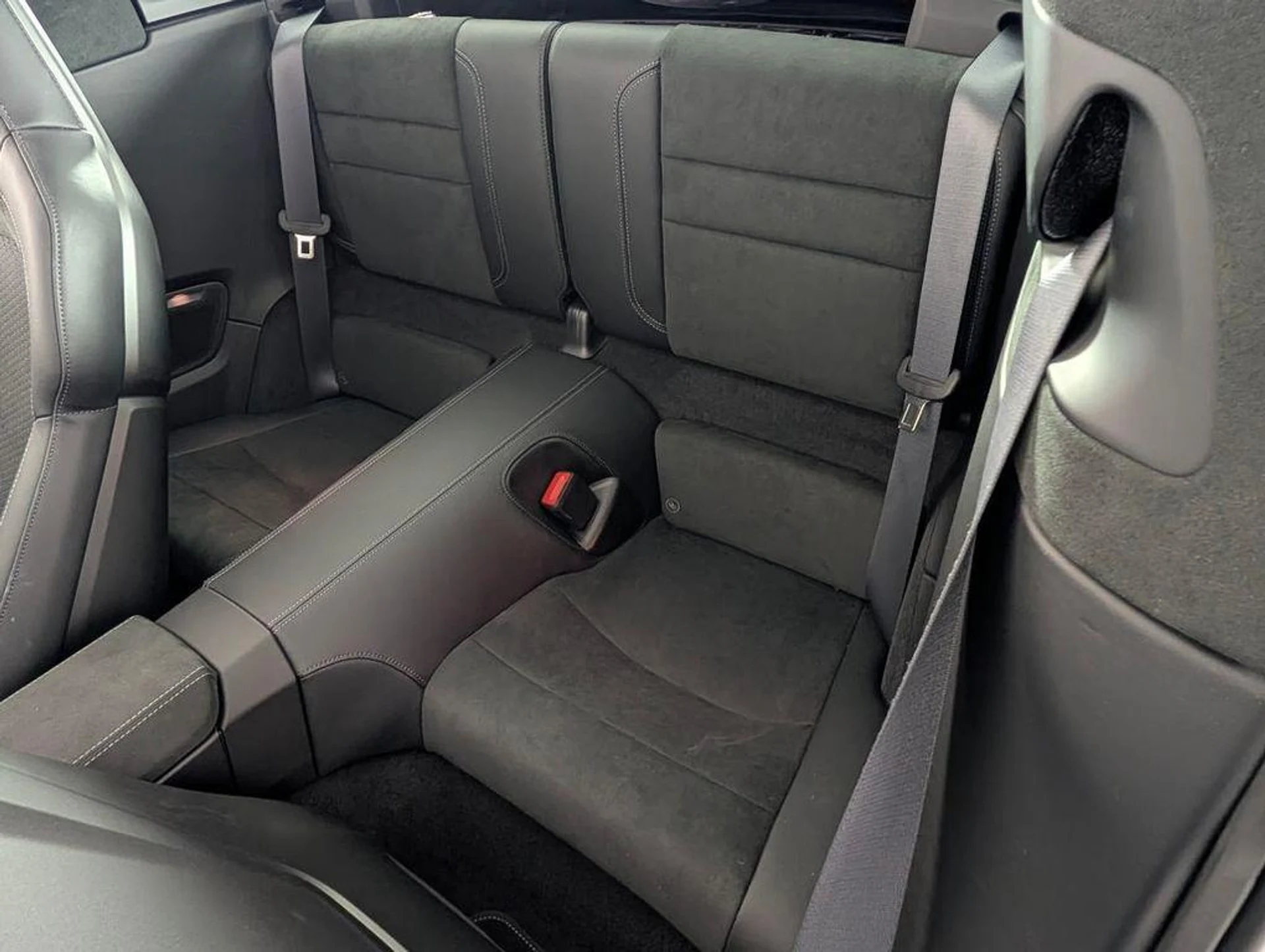 mph028_1758497910_tk_YVNIJLI_Ykx_Ax4lg74_W2_WZ_01_M_69834e2441