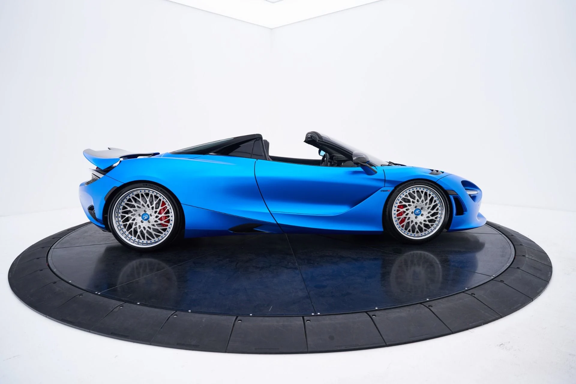 mph028_1763435317_Used_2024_Mc_Laren_750_S_1793147364_2e2ab2f809