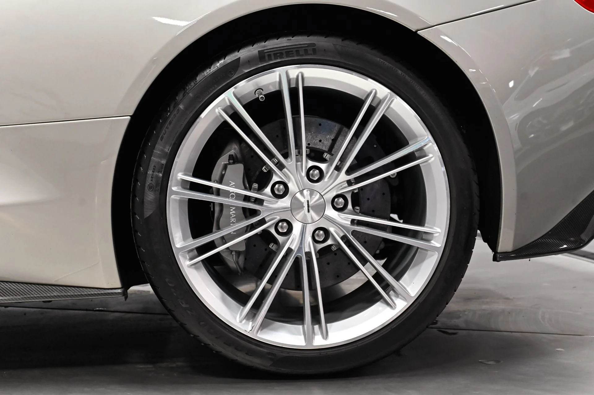 mph028_1772779077_Used_2014_Aston_Martin_Vanquish_V12_1793299602_fb5f27e30a