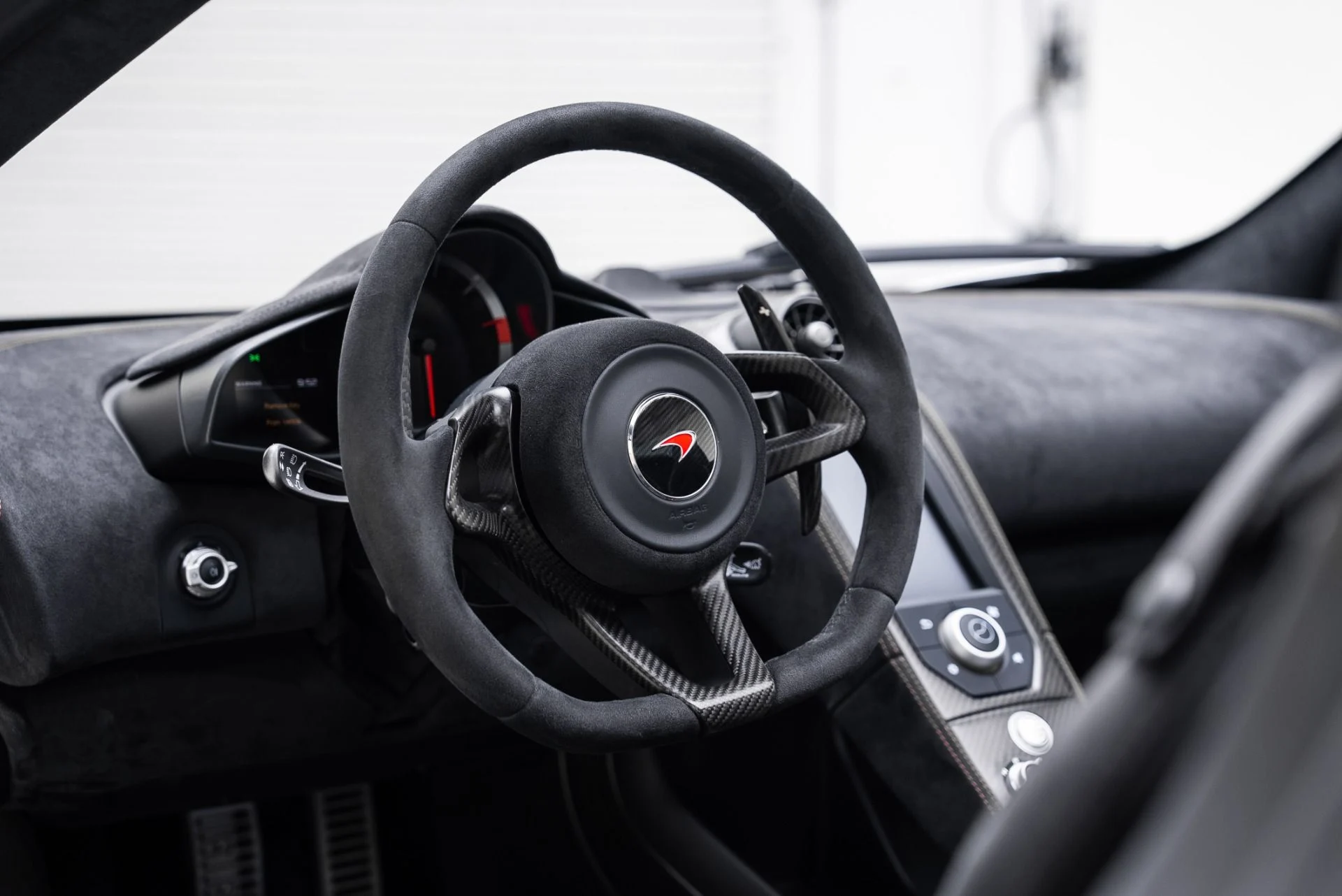 mph028_1784560473_Used_2016_Mc_Laren_675_LT_Spider_1767723860_fcc94d8200