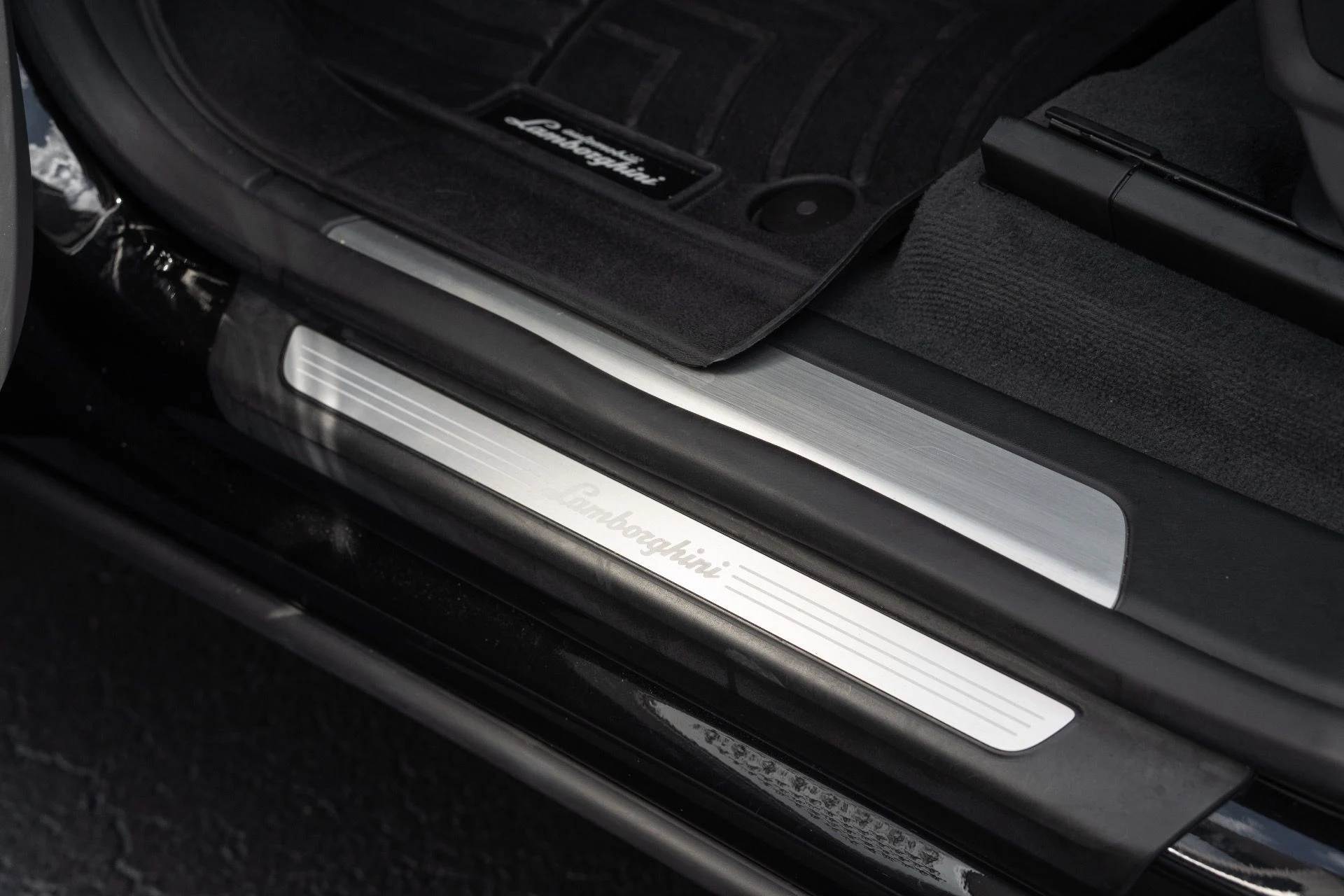 mph028_1788501489_Used_2020_Lamborghini_Urus_1758836559_af2b2b94d7