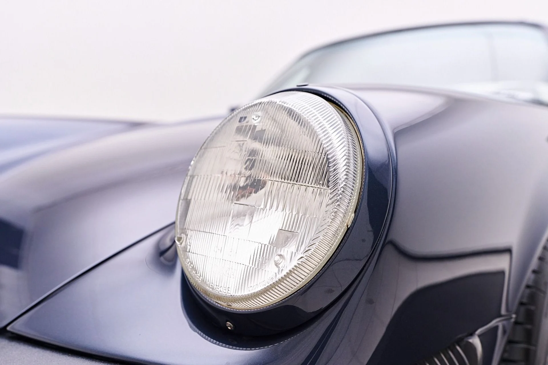 mph028_1799026872_Used_1988_Porsche_911_Carrera_1745954196_e0ed60c916