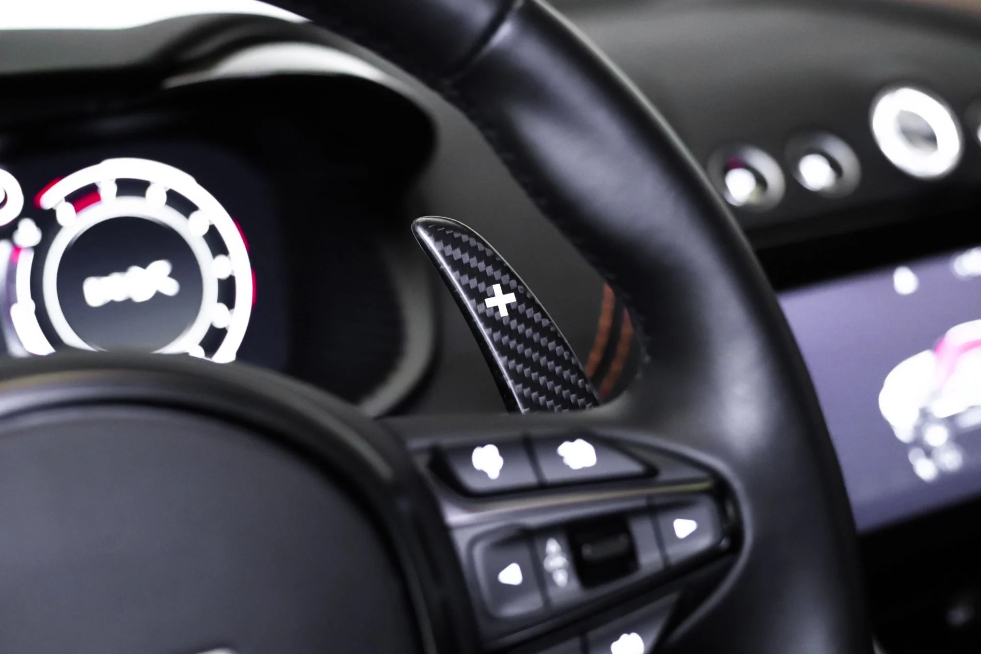 mph028_1813081416_Used_2023_Aston_Martin_DBX_707_1744811574_a2635ebd53