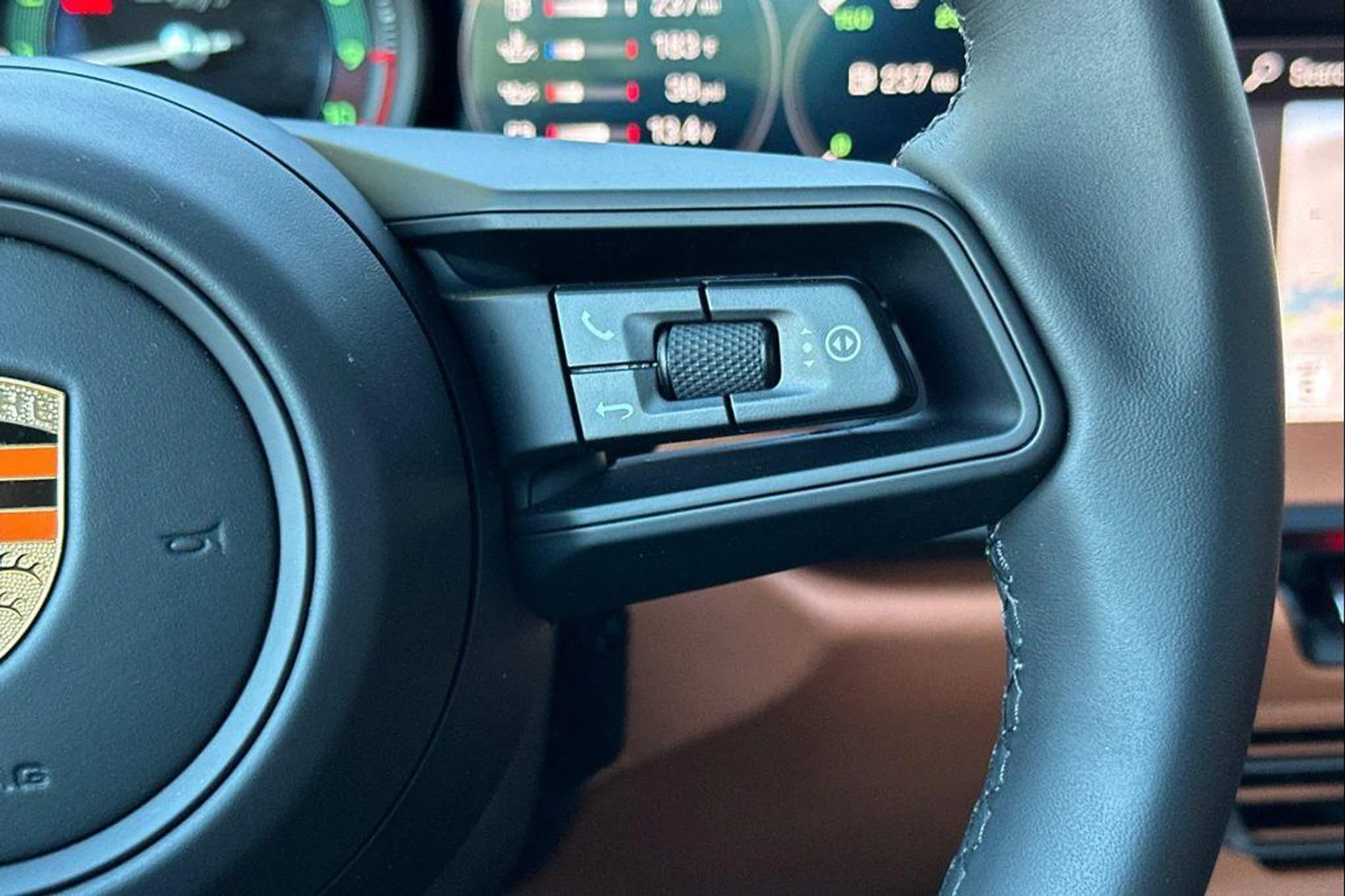 mph028_181316236_rm6epl_Qo_G_Nzv4ms_R_Kr_Ds_VJS_08_FE_d02cba3667