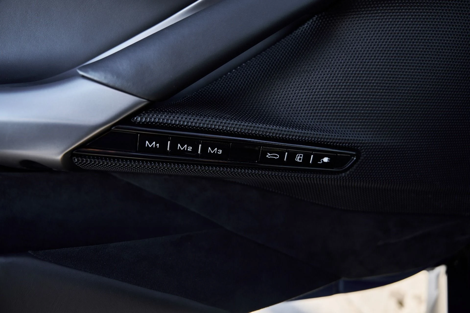 mph028_1815470126_Used_2023_Ferrari_SF_90_Stradale_1769909117_c655637f41