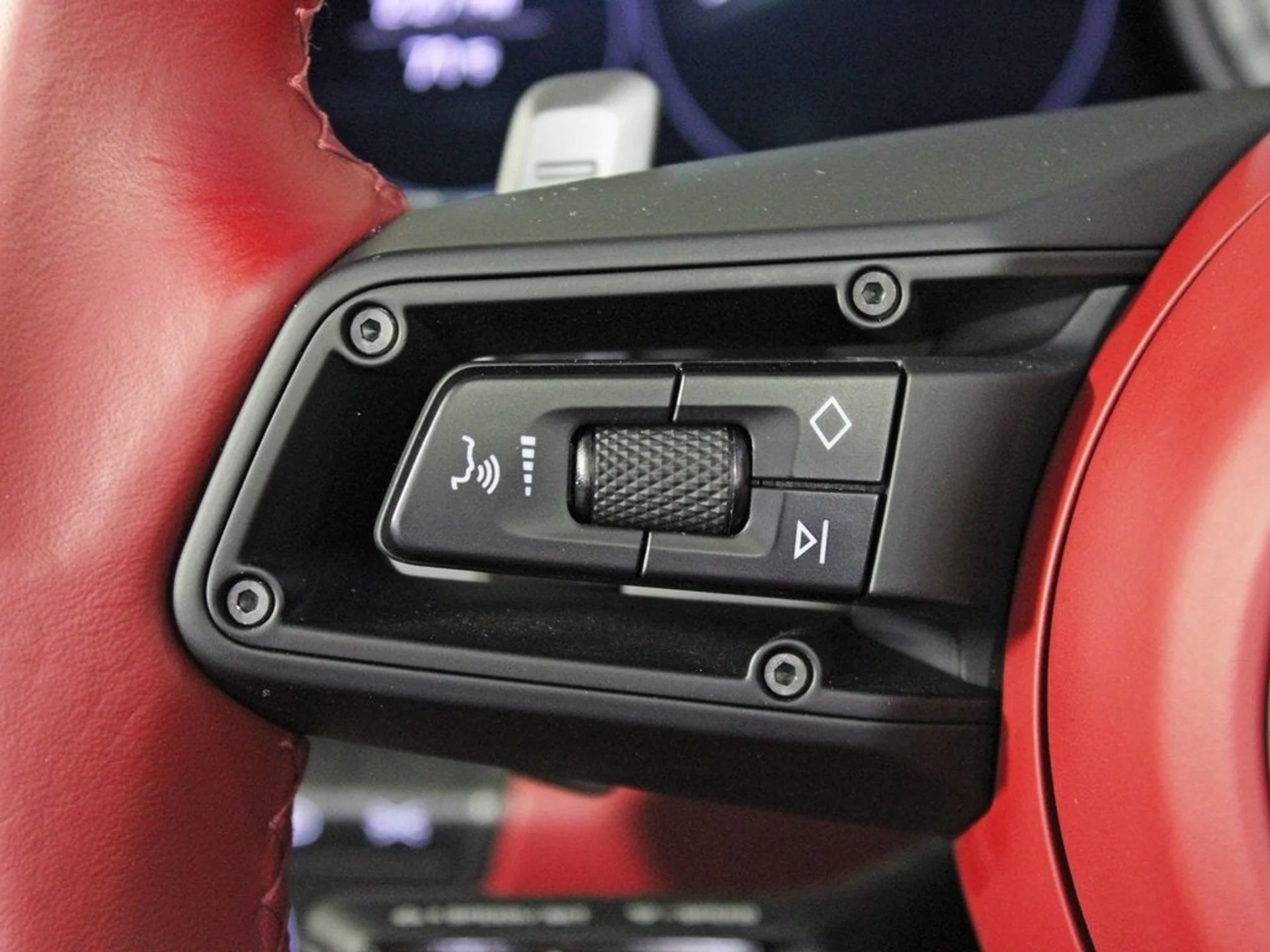 mph028_1816631833_29_165ac18c1f