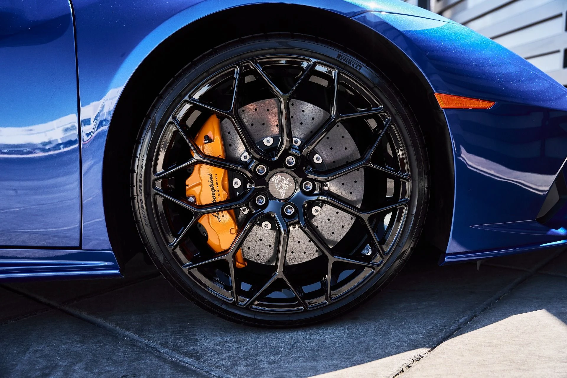 mph028_1816846276_Used_2020_Lamborghini_Huracan_EVO_Base_1777394809_a6ff6dacc9